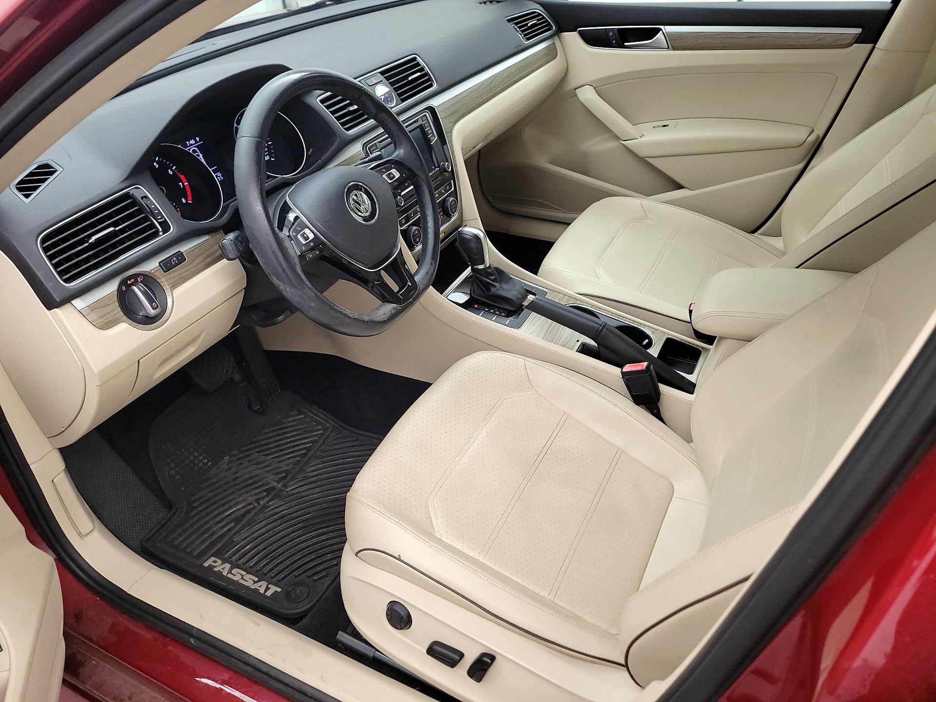 Thumbnail: 2016 Volkswagen Passat - 11