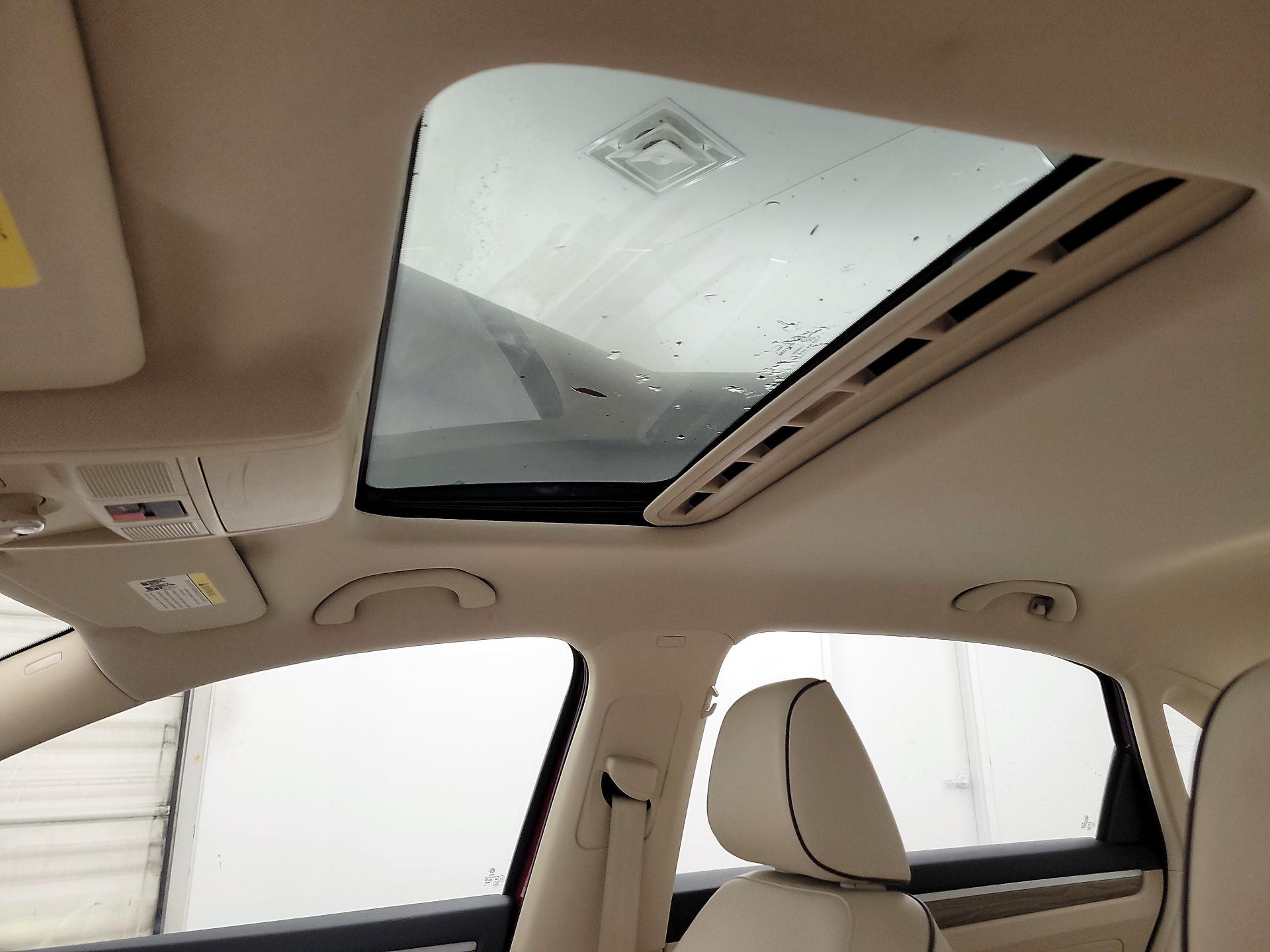 Thumbnail: 2016 Volkswagen Passat - 18