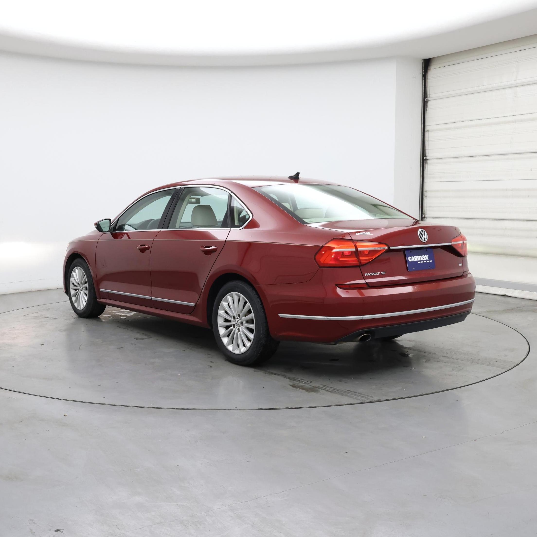 Thumbnail: 2016 Volkswagen Passat - 2