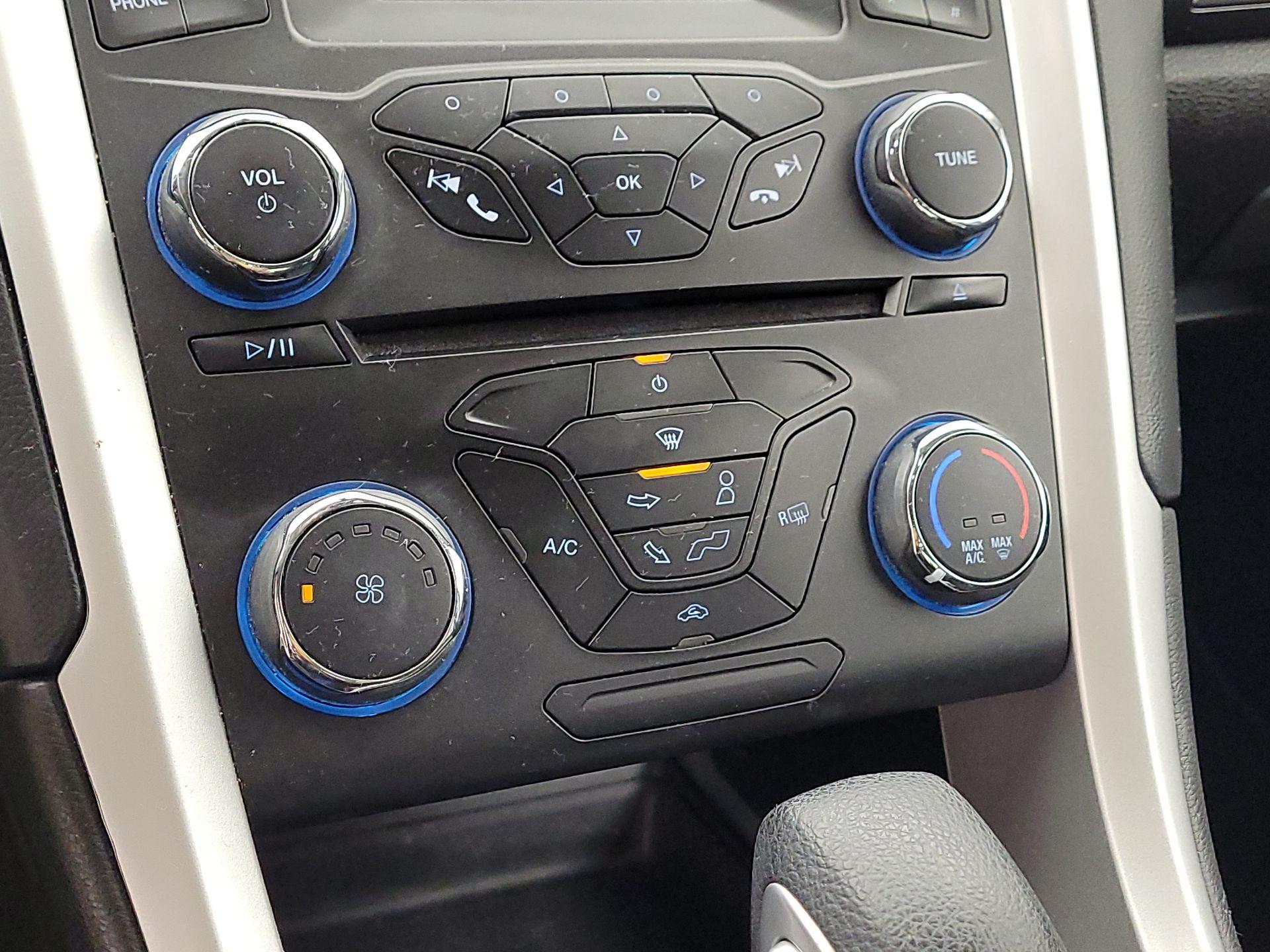 Thumbnail: 2016 Ford Fusion - 16