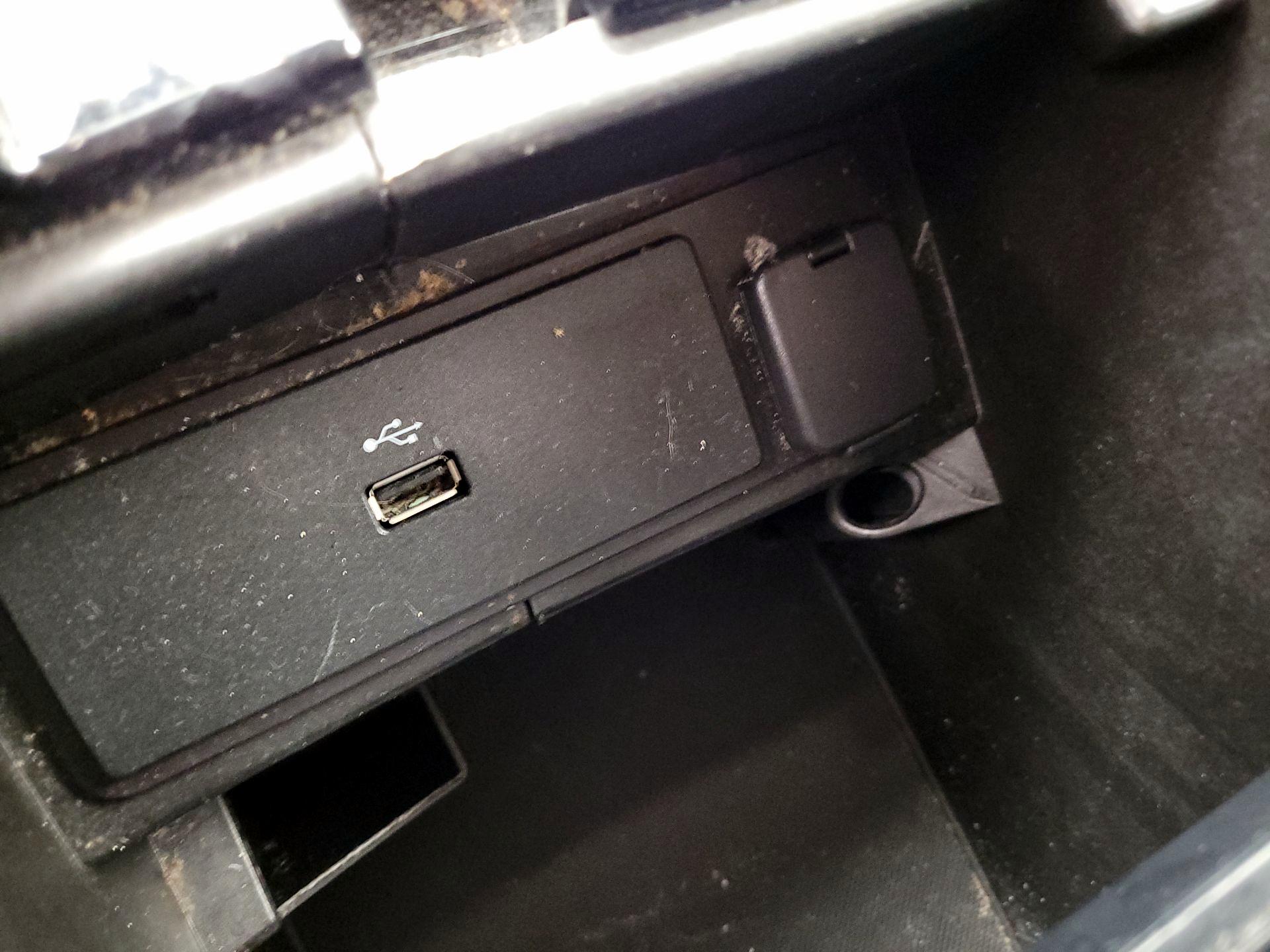 Thumbnail: 2016 Ford Fusion - 18