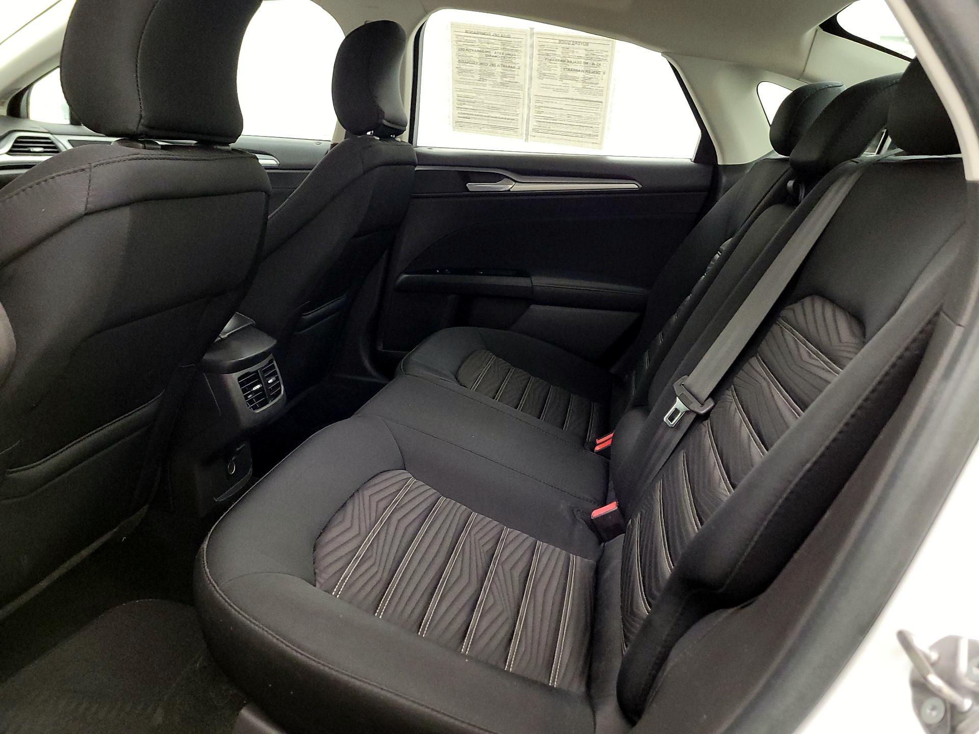 Thumbnail: 2016 Ford Fusion - 19