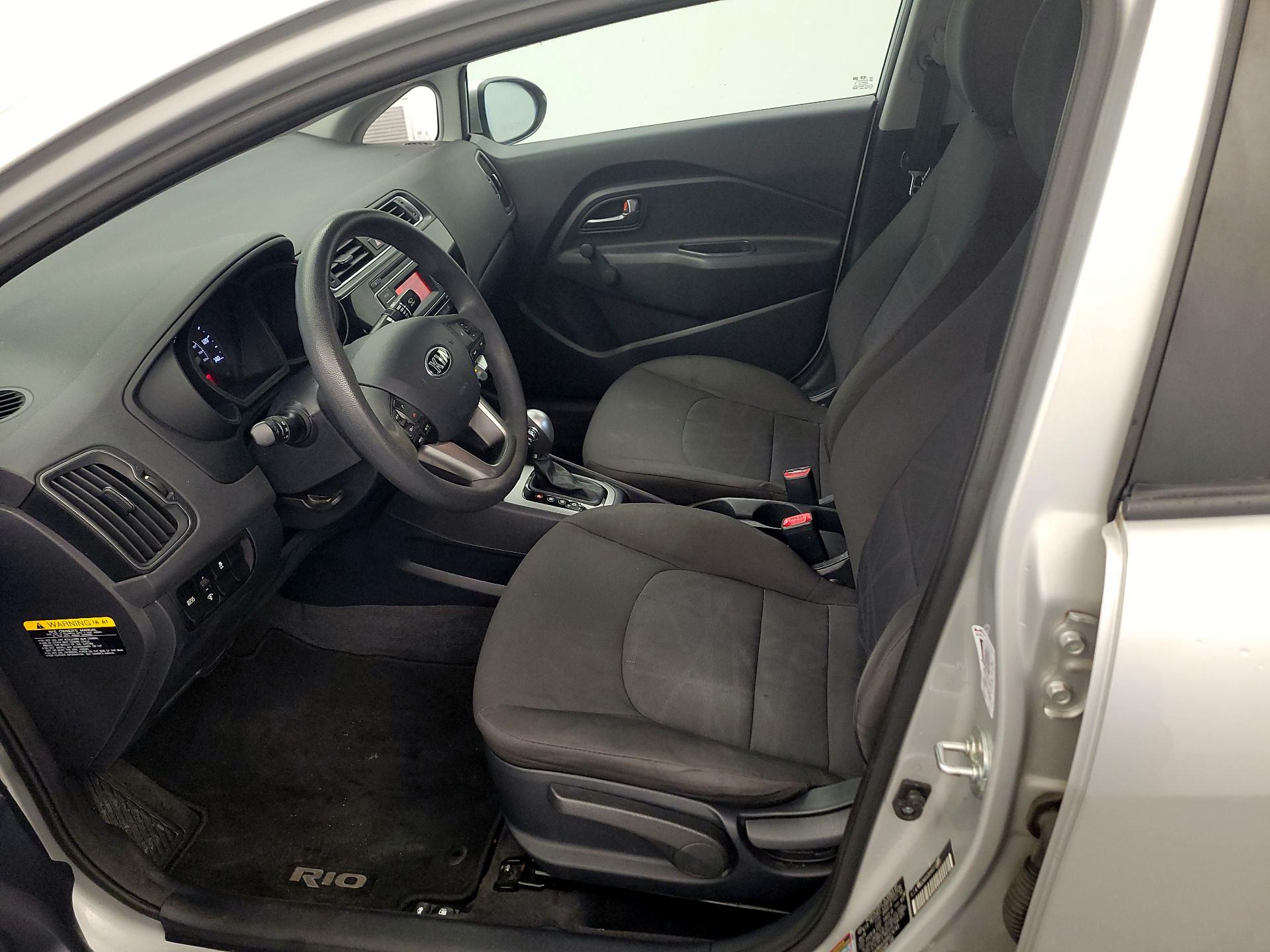 Thumbnail: 2017 Kia Rio - 11