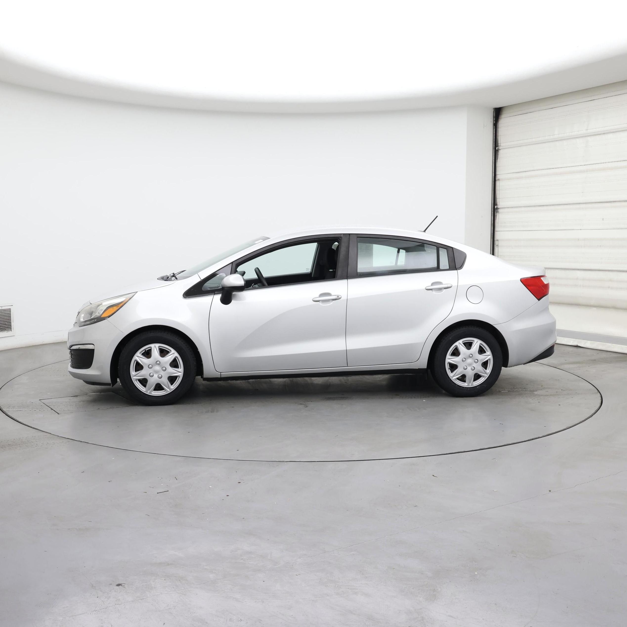 Thumbnail: 2017 Kia Rio - 3