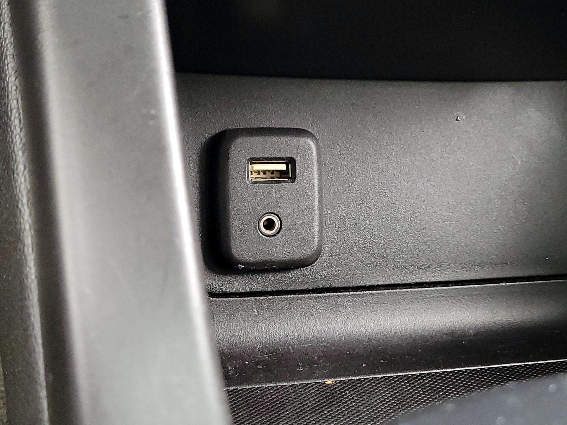 Thumbnail: 2016 Chevrolet Colorado - 18