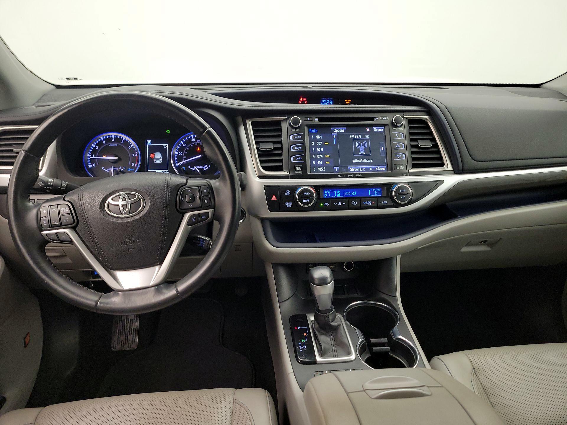 Thumbnail: 2019 Toyota Highlander - 9