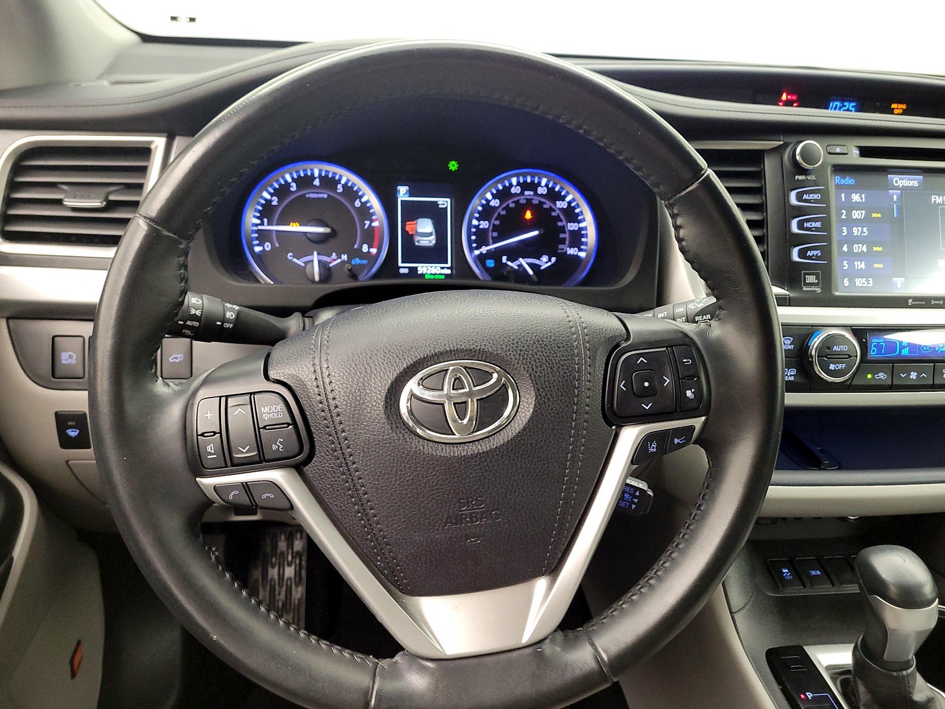 Thumbnail: 2019 Toyota Highlander - 10