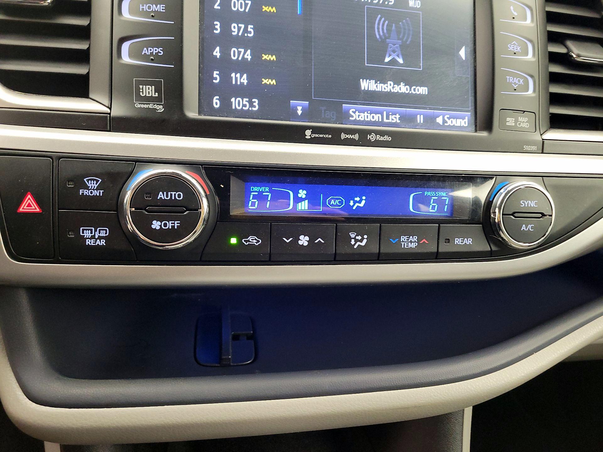 Thumbnail: 2019 Toyota Highlander - 14