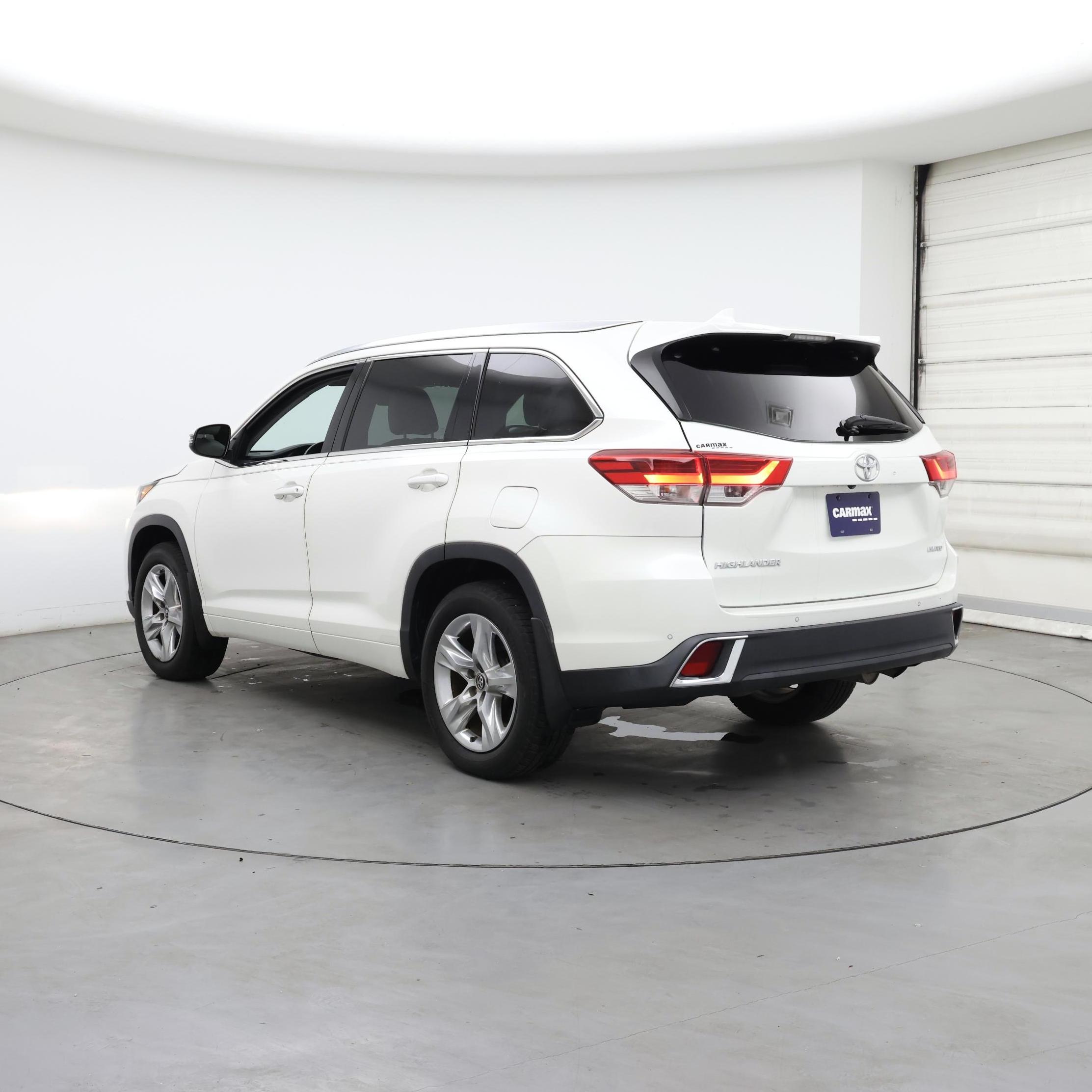 Thumbnail: 2019 Toyota Highlander - 2
