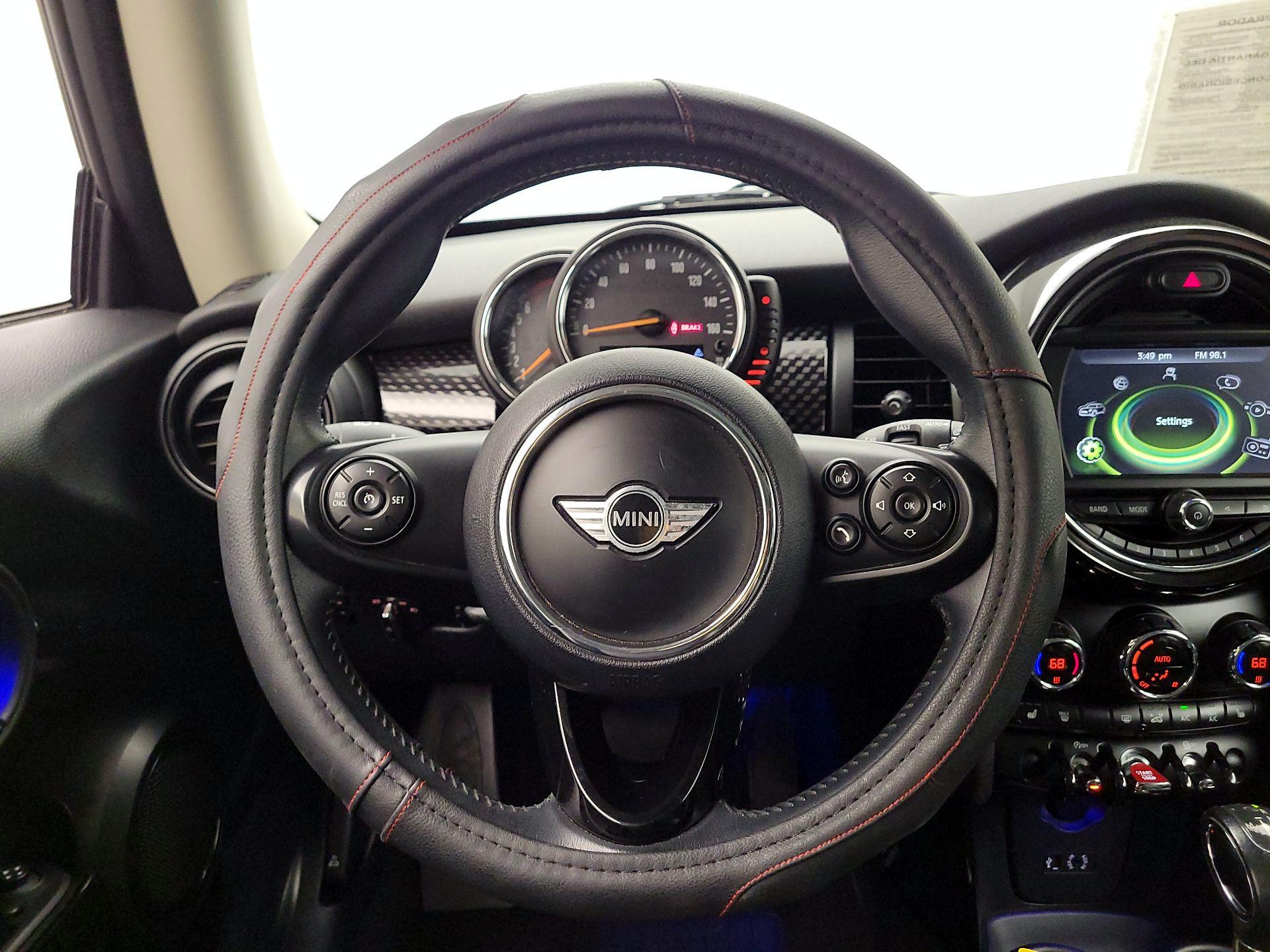 Thumbnail: 2017 MINI Cooper Hardtop - 10