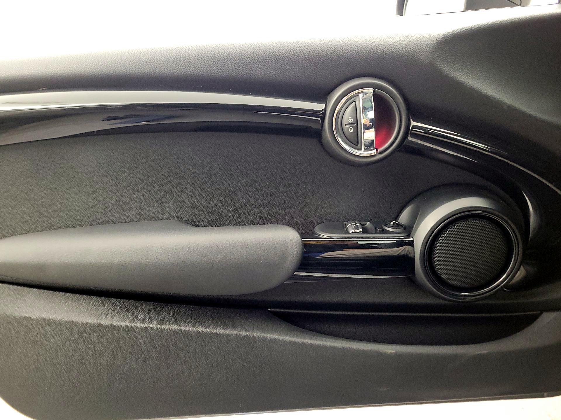 Thumbnail: 2017 MINI Cooper Hardtop - 12