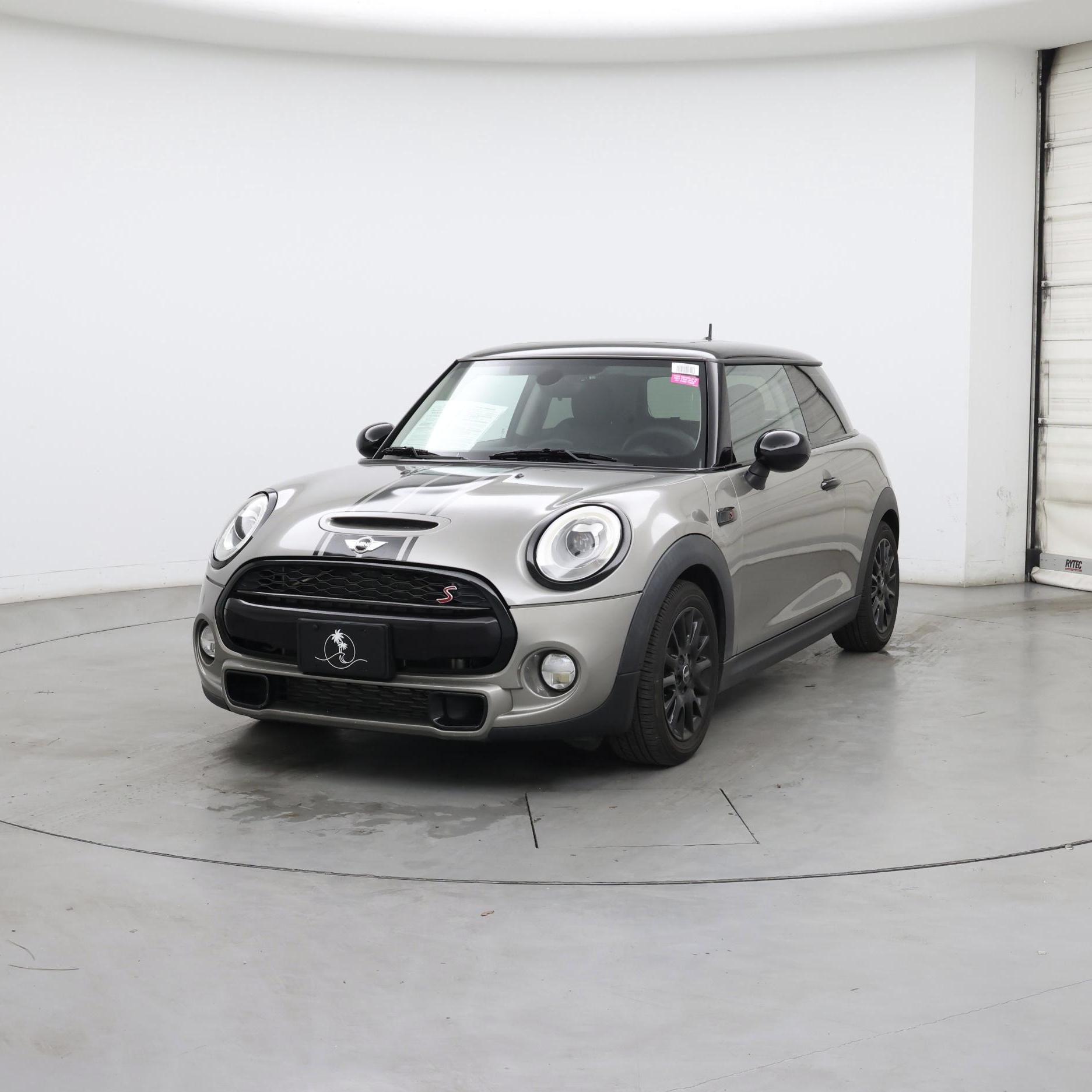 Thumbnail: 2017 MINI Cooper Hardtop - 4