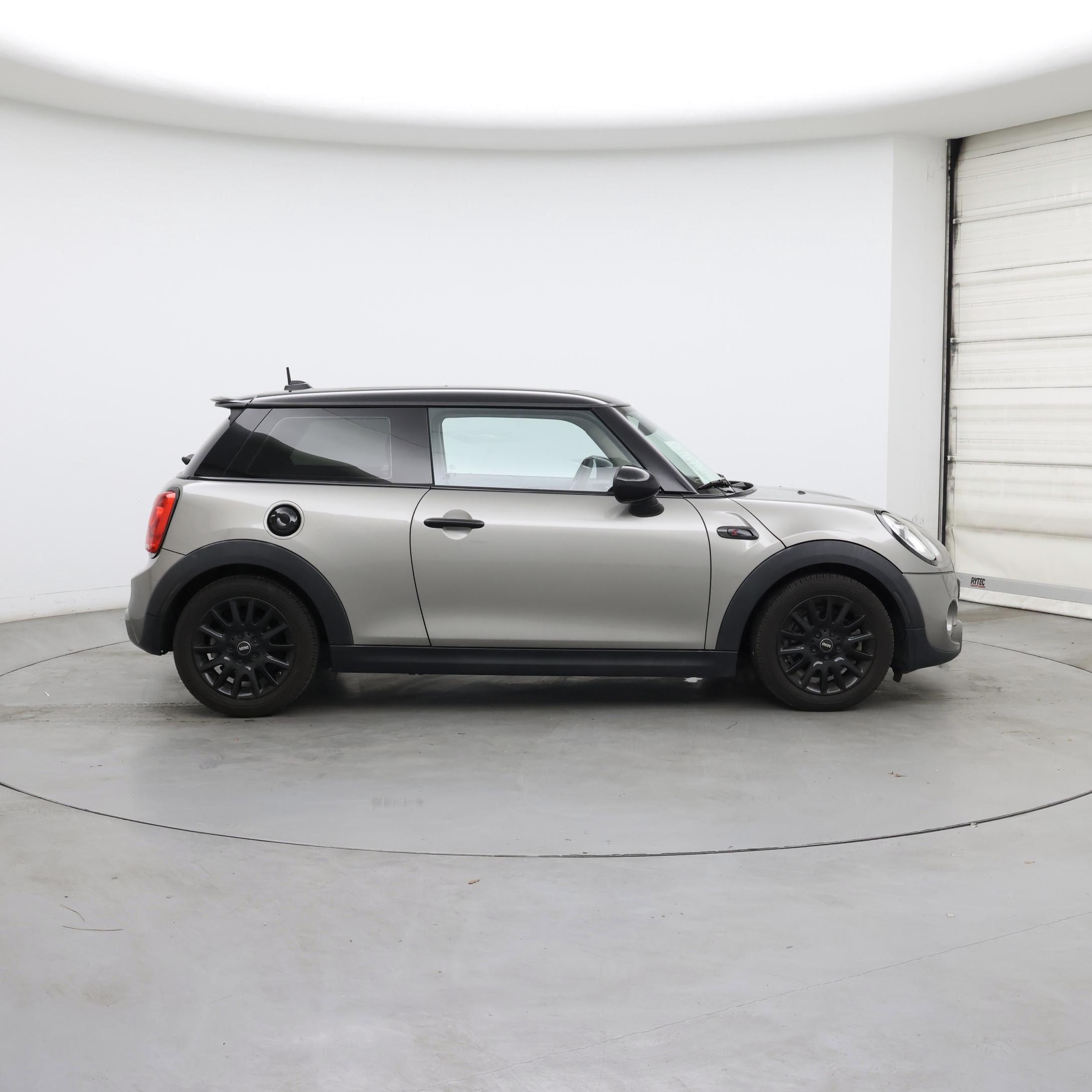 Thumbnail: 2017 MINI Cooper Hardtop - 7
