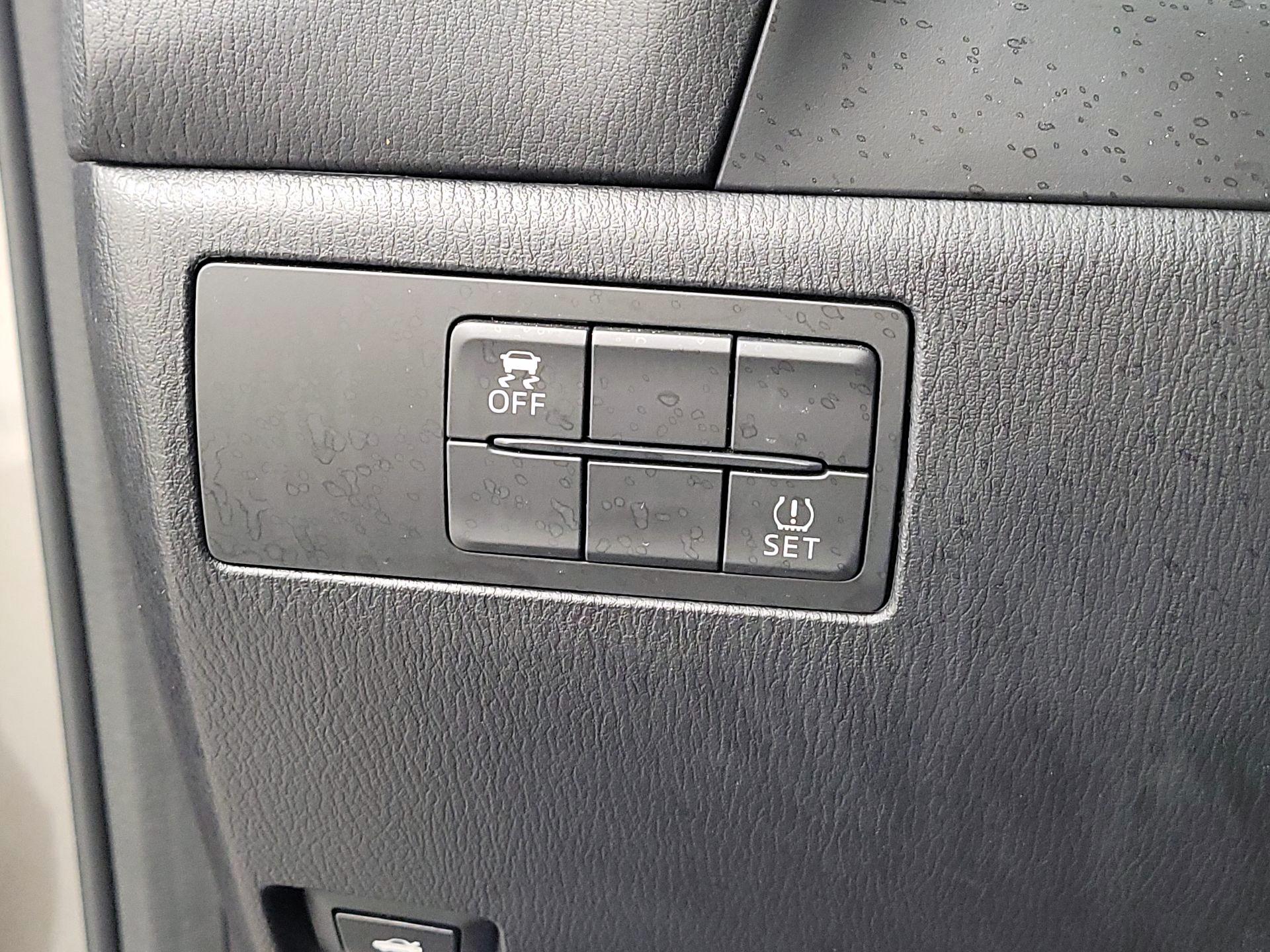 Thumbnail: 2017 Mazda Mazda3 - 13