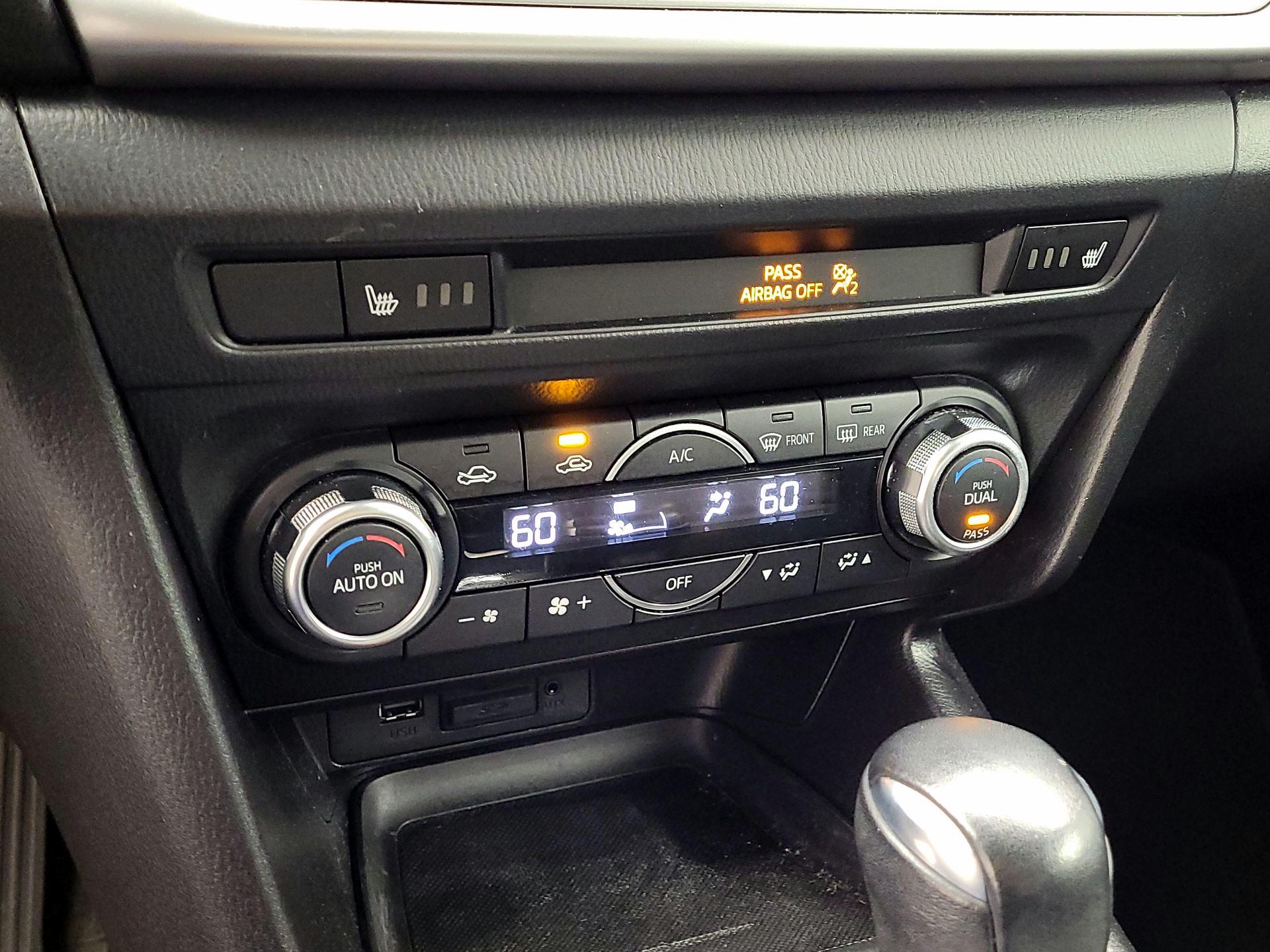 Thumbnail: 2017 Mazda Mazda3 - 16