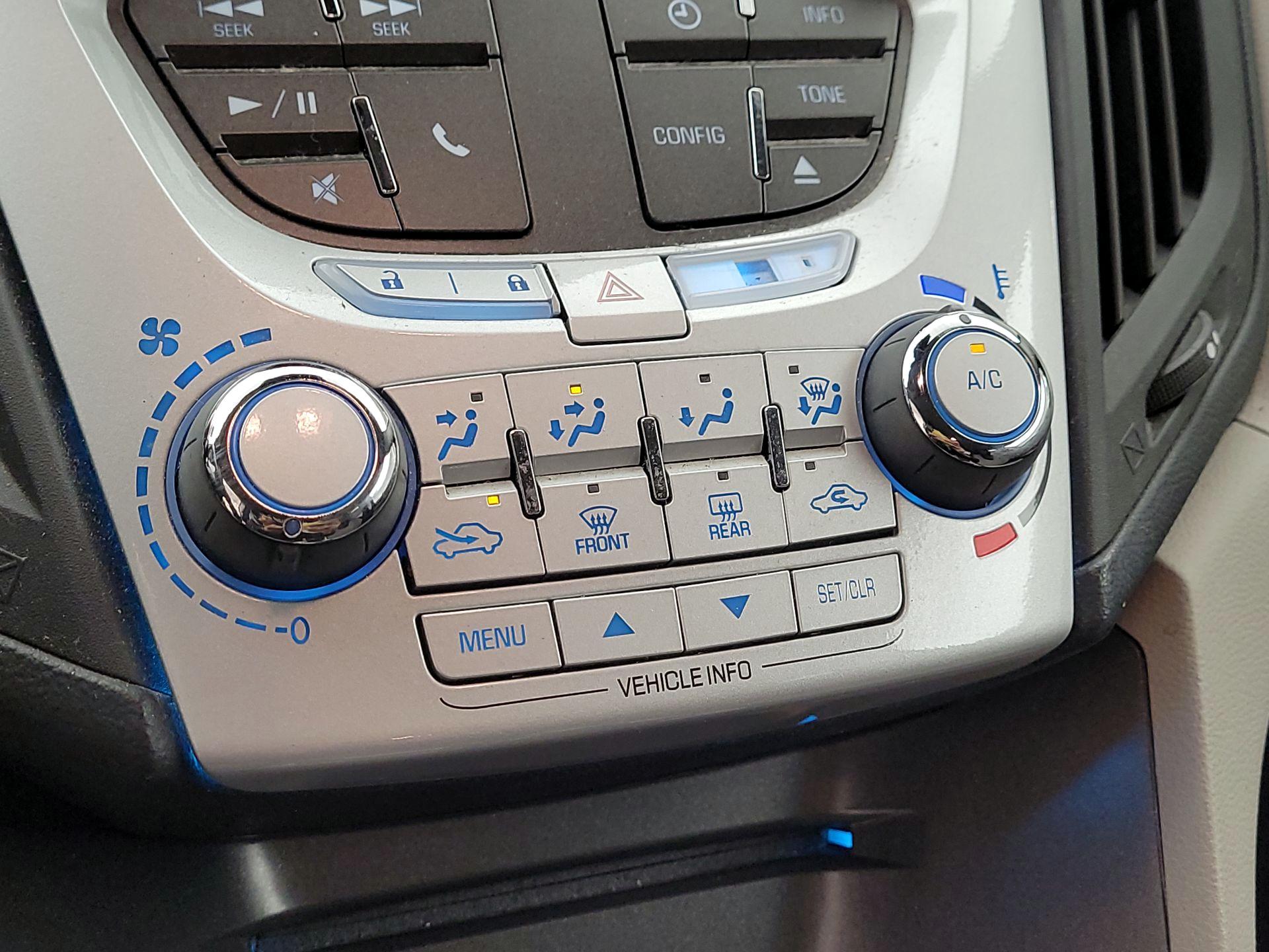 Thumbnail: 2015 Chevrolet Equinox - 15