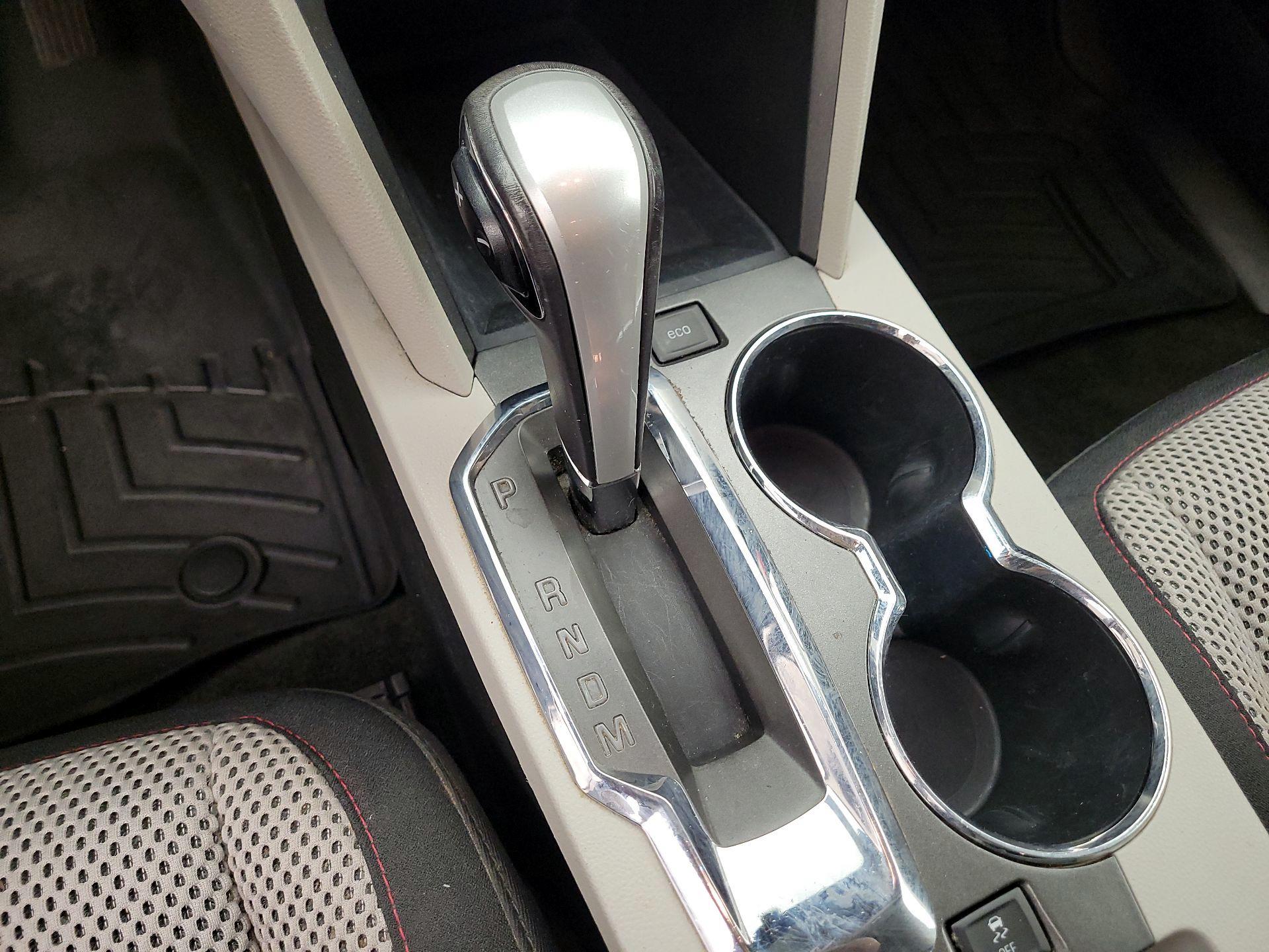 Thumbnail: 2015 Chevrolet Equinox - 16