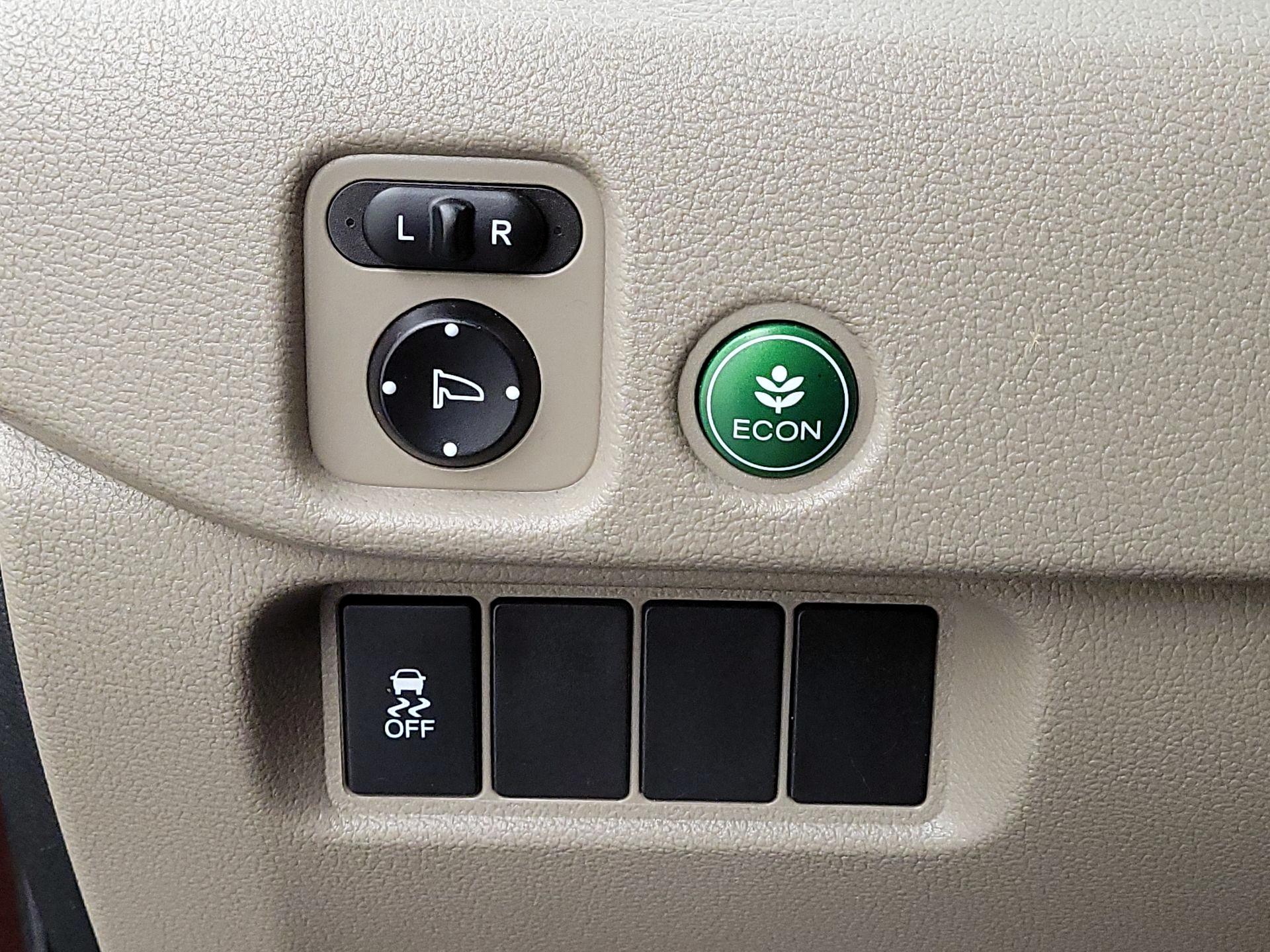 Thumbnail: 2016 Honda Pilot - 13