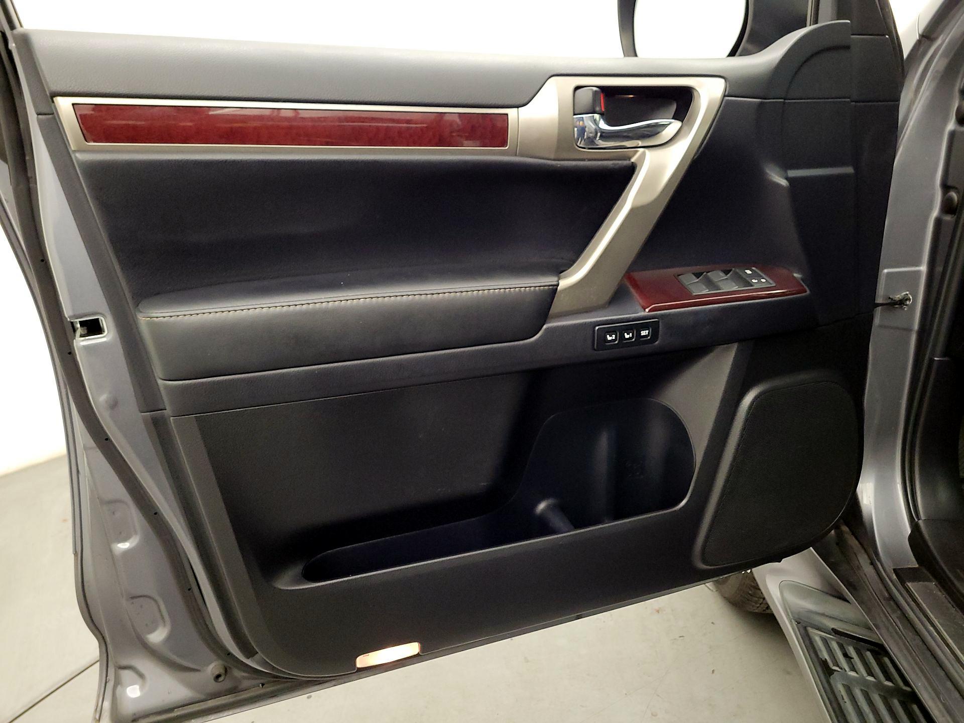 Thumbnail: 2017 Lexus GX - 12