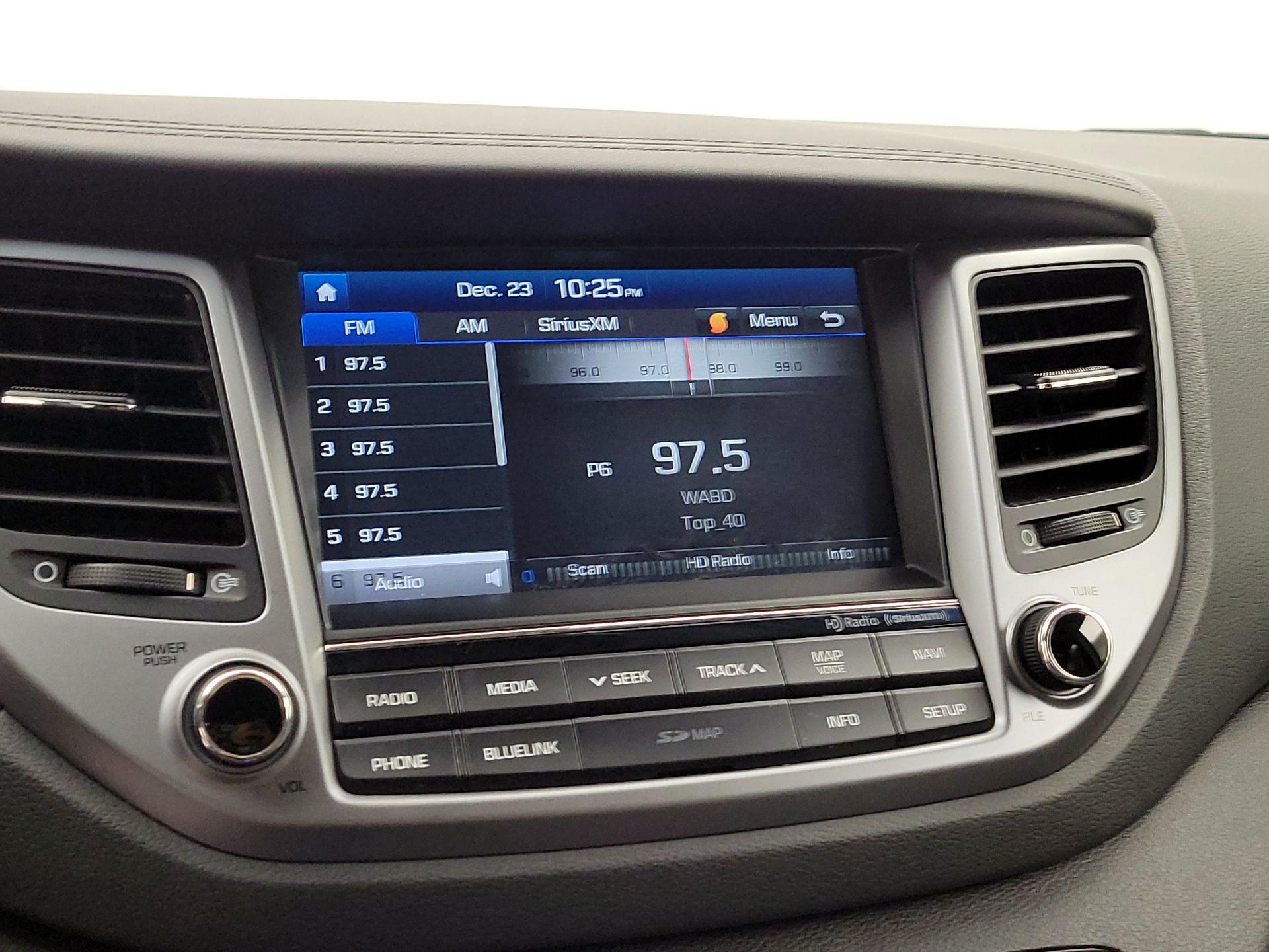 Thumbnail: 2016 Hyundai Tucson - 15