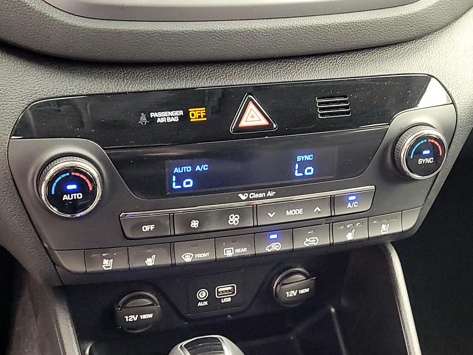 Thumbnail: 2016 Hyundai Tucson - 16