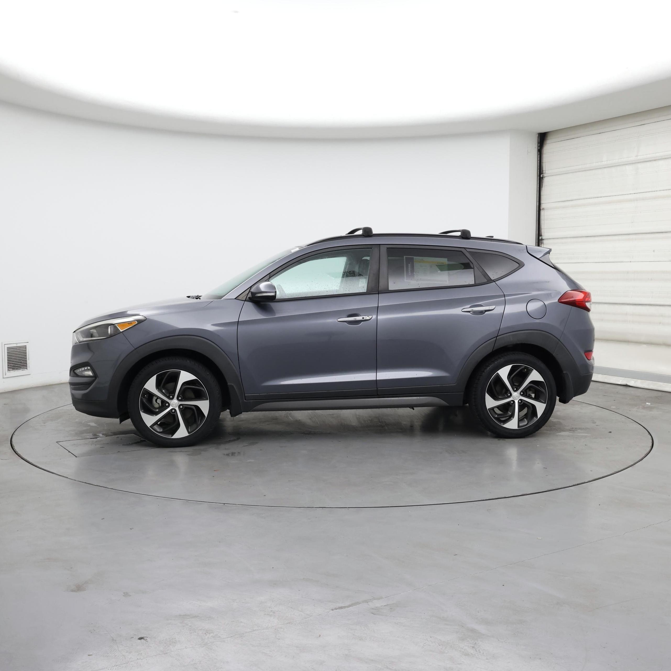 Thumbnail: 2016 Hyundai Tucson - 3