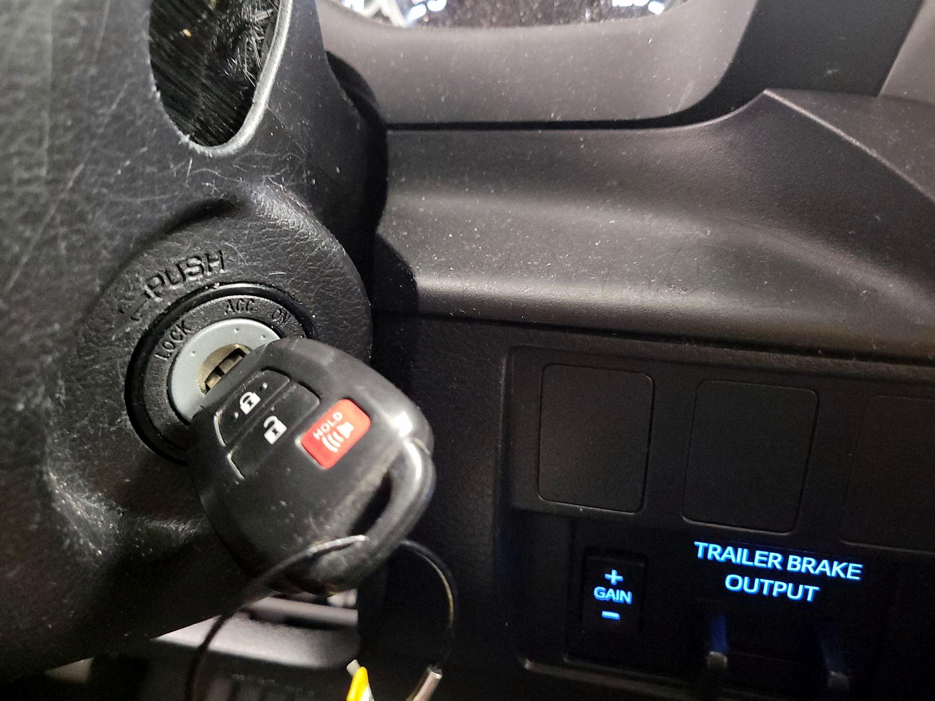 Thumbnail: 2021 Toyota Tundra - 18