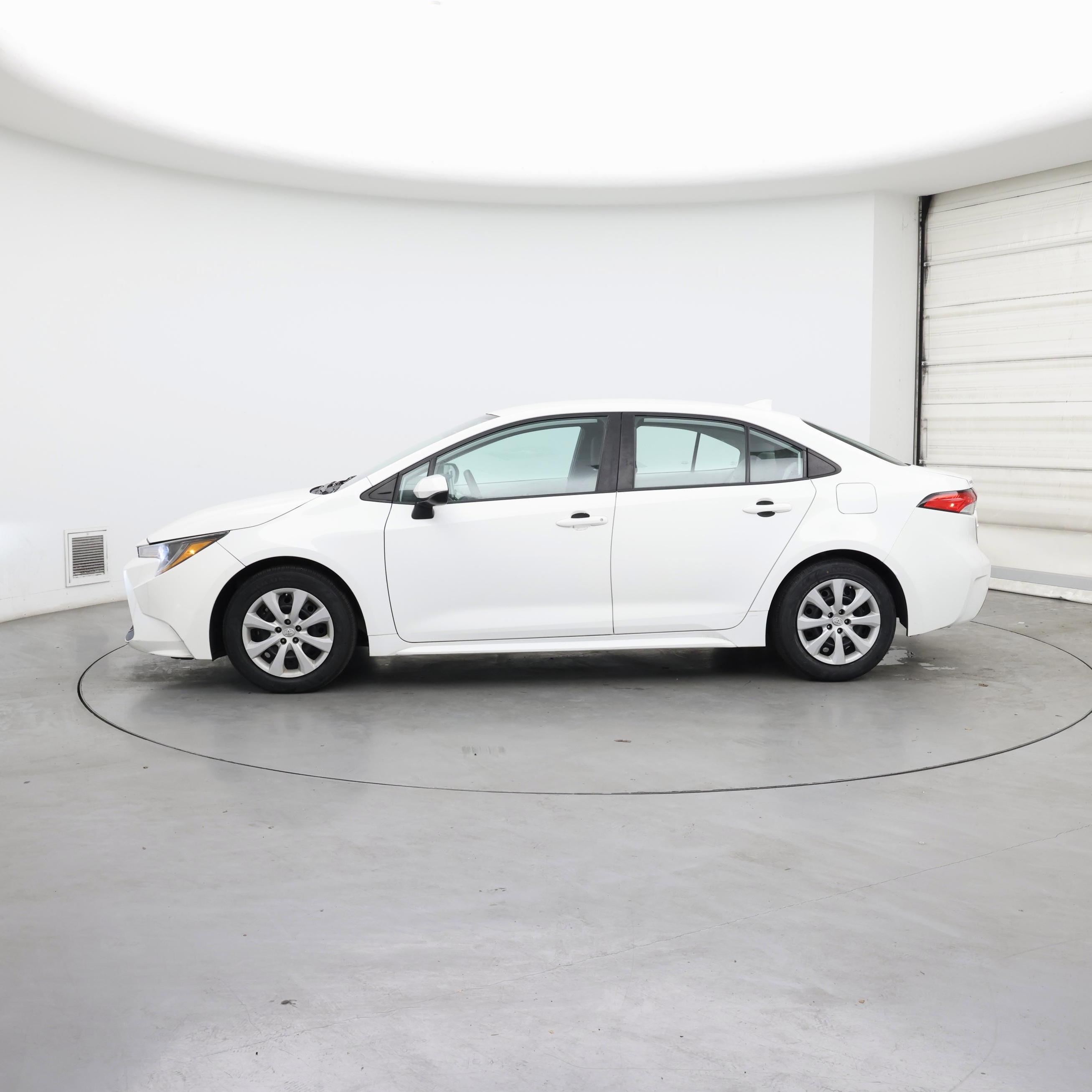 Thumbnail: 2021 Toyota Corolla - 3