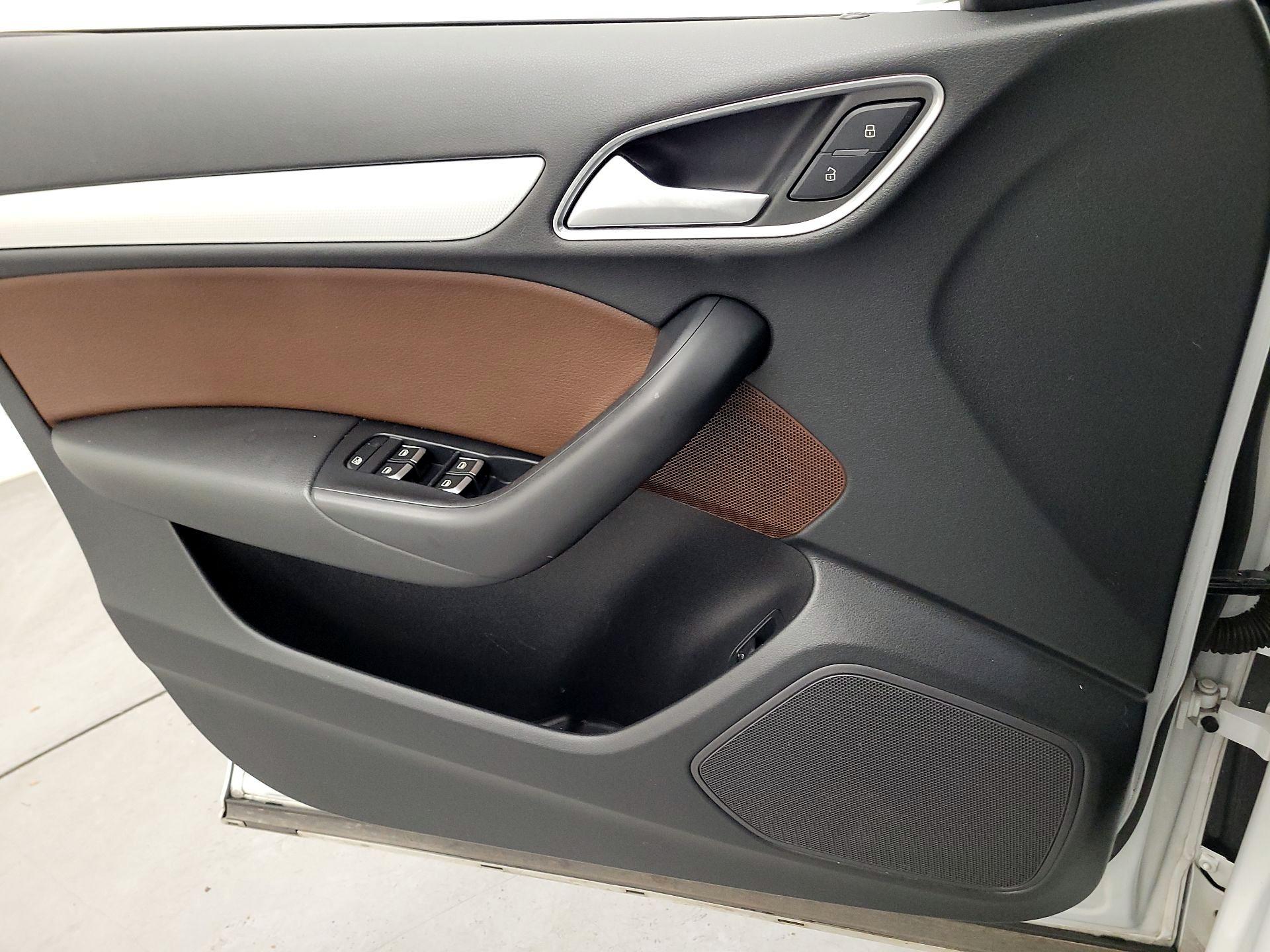 Thumbnail: 2018 Audi Q3 - 12