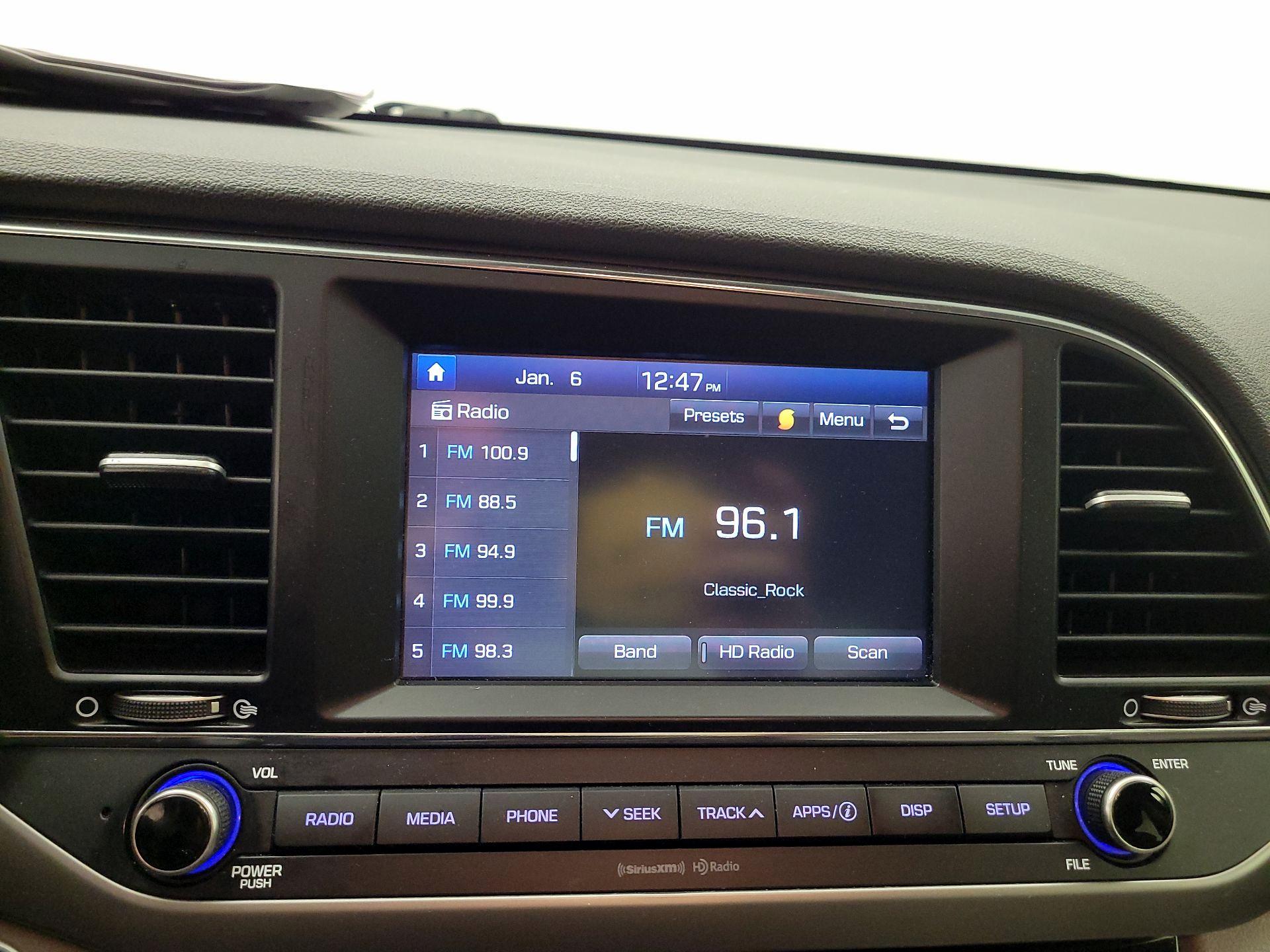 Thumbnail: 2018 Hyundai Elantra - 13