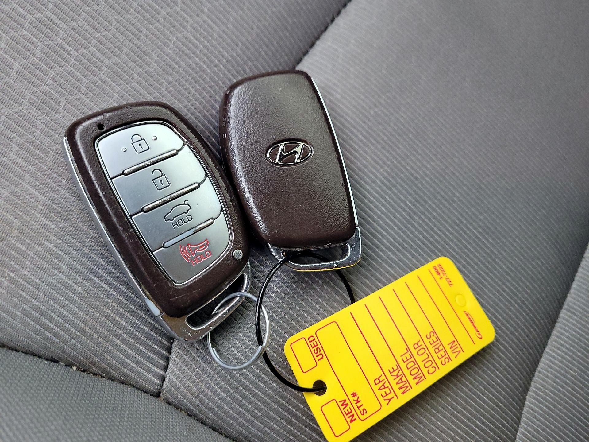 Thumbnail: 2018 Hyundai Elantra - 18