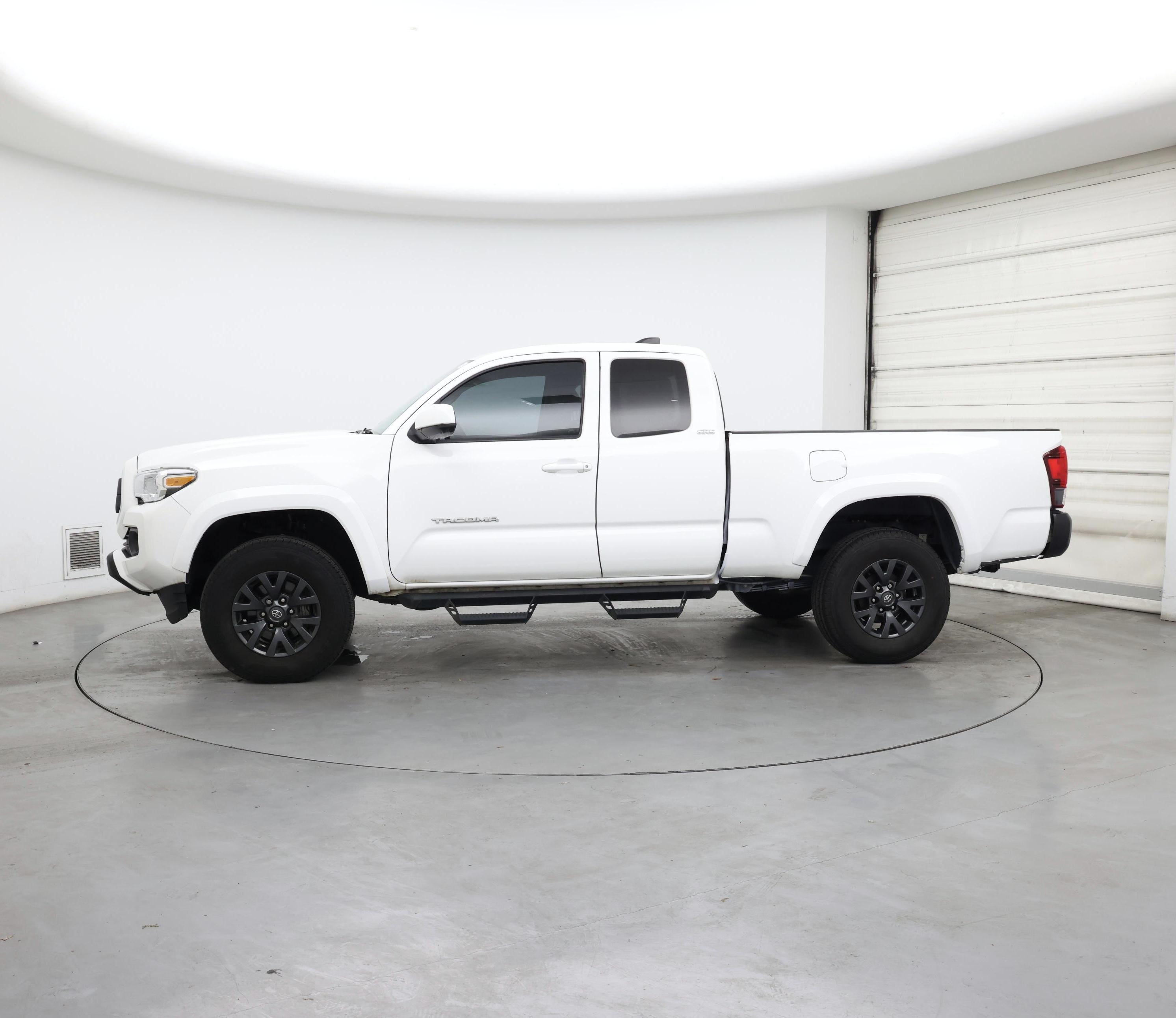 Thumbnail: 2022 Toyota Tacoma - 3