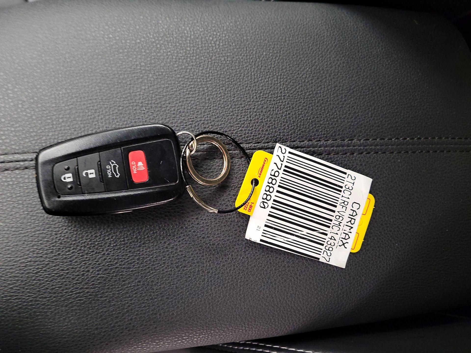 Thumbnail: 2021 Toyota RAV4 - 18