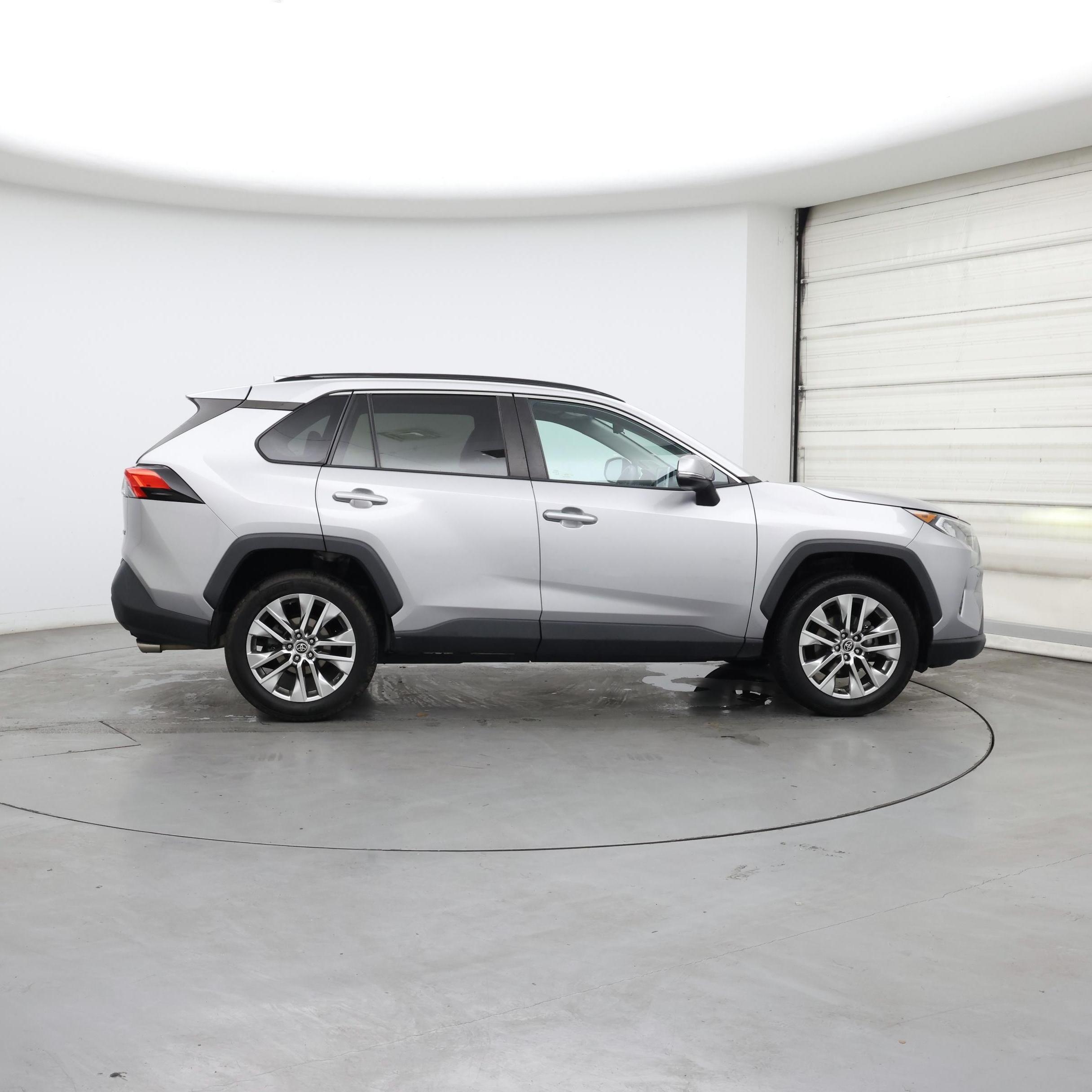 Thumbnail: 2021 Toyota RAV4 - 7