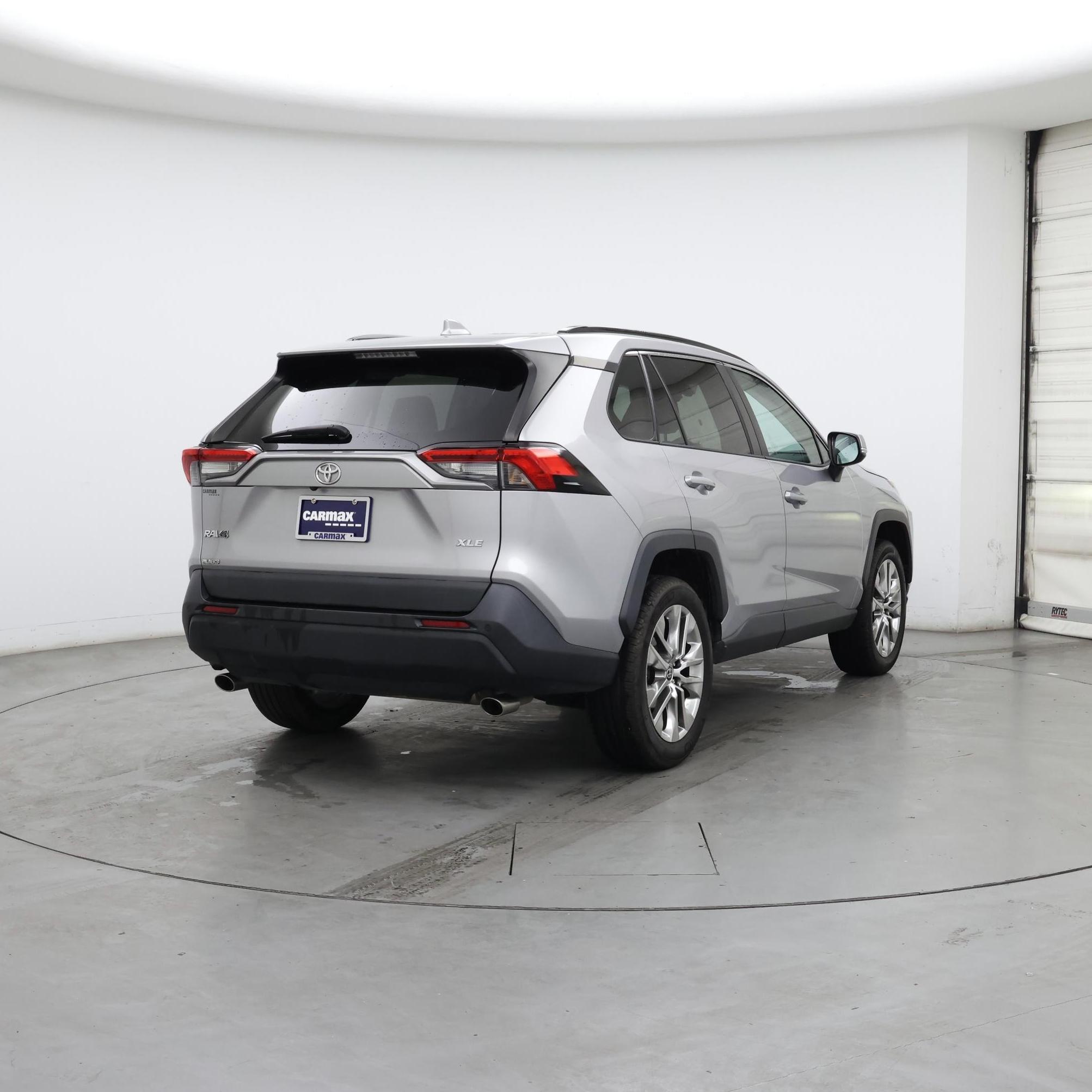 Thumbnail: 2021 Toyota RAV4 - 8