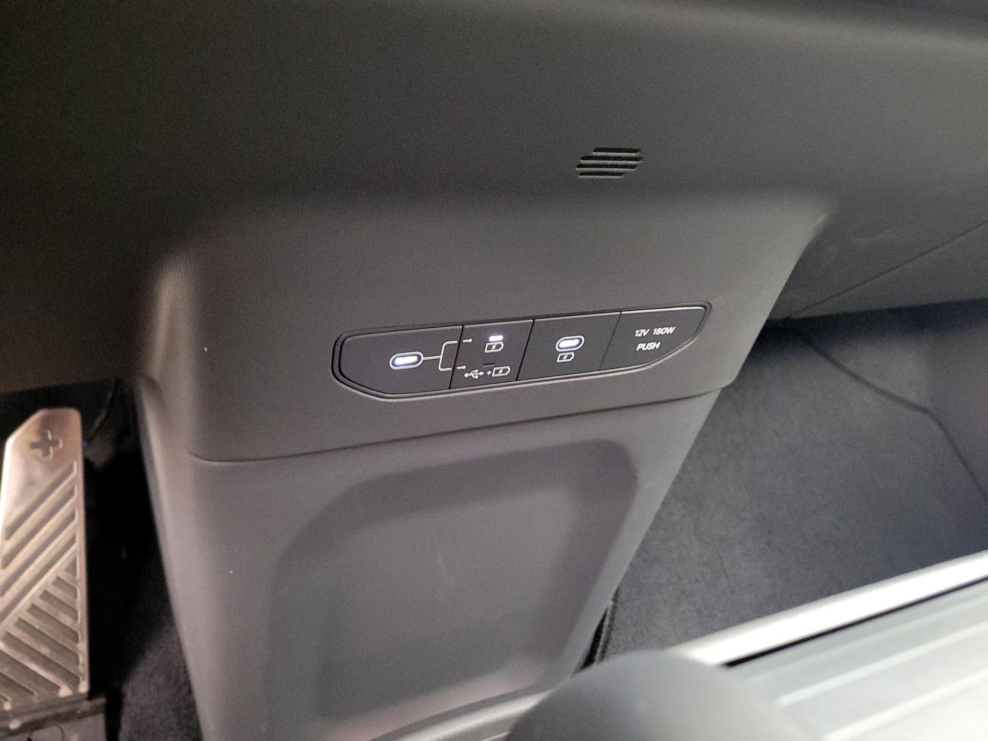 Thumbnail: 2024 Kia EV9 - 18