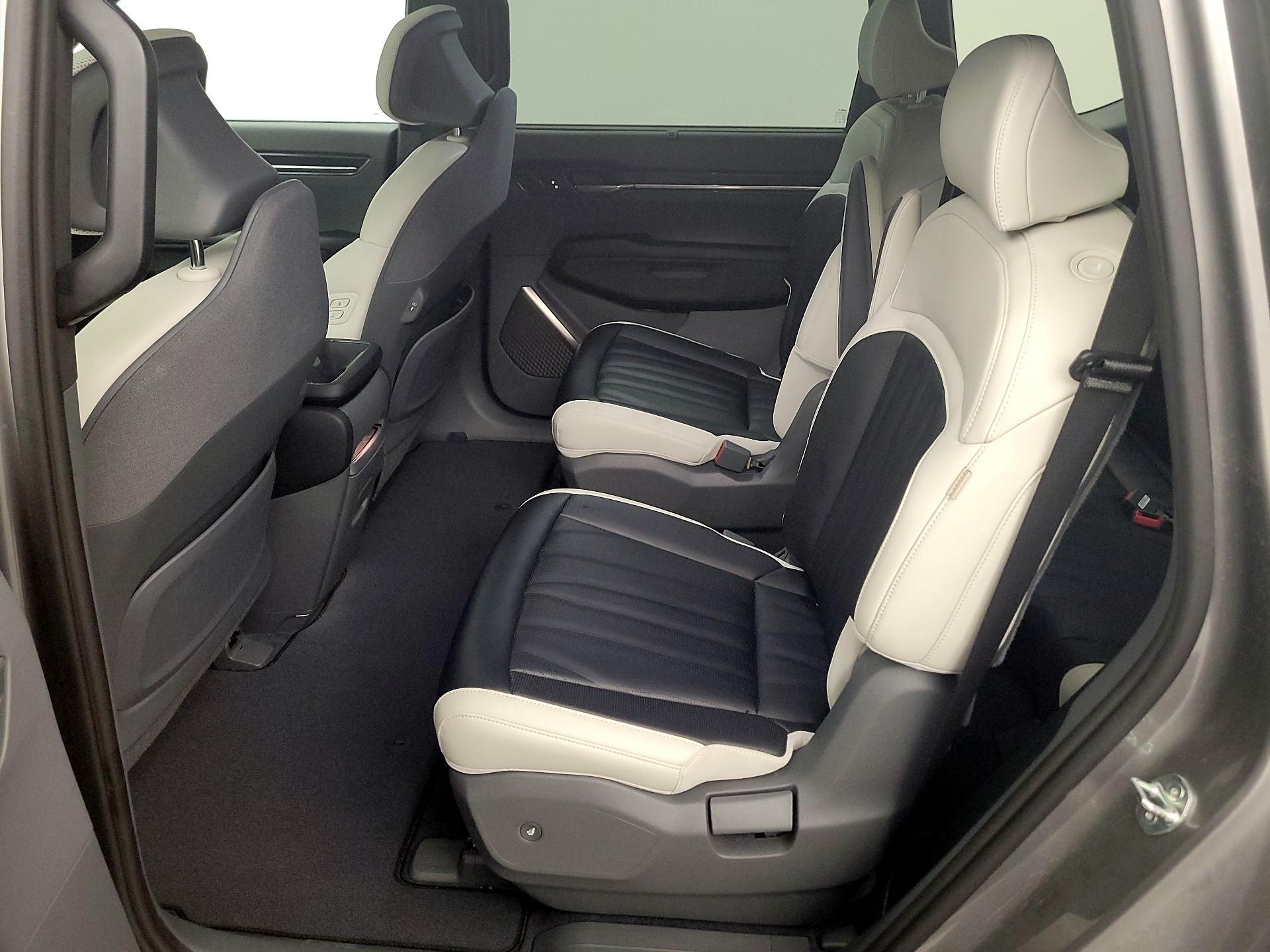 Thumbnail: 2024 Kia EV9 - 20