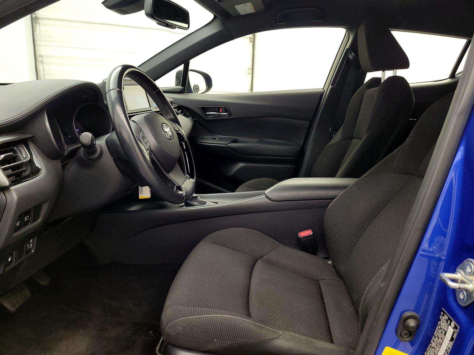 Thumbnail: 2018 Toyota C-HR - 11