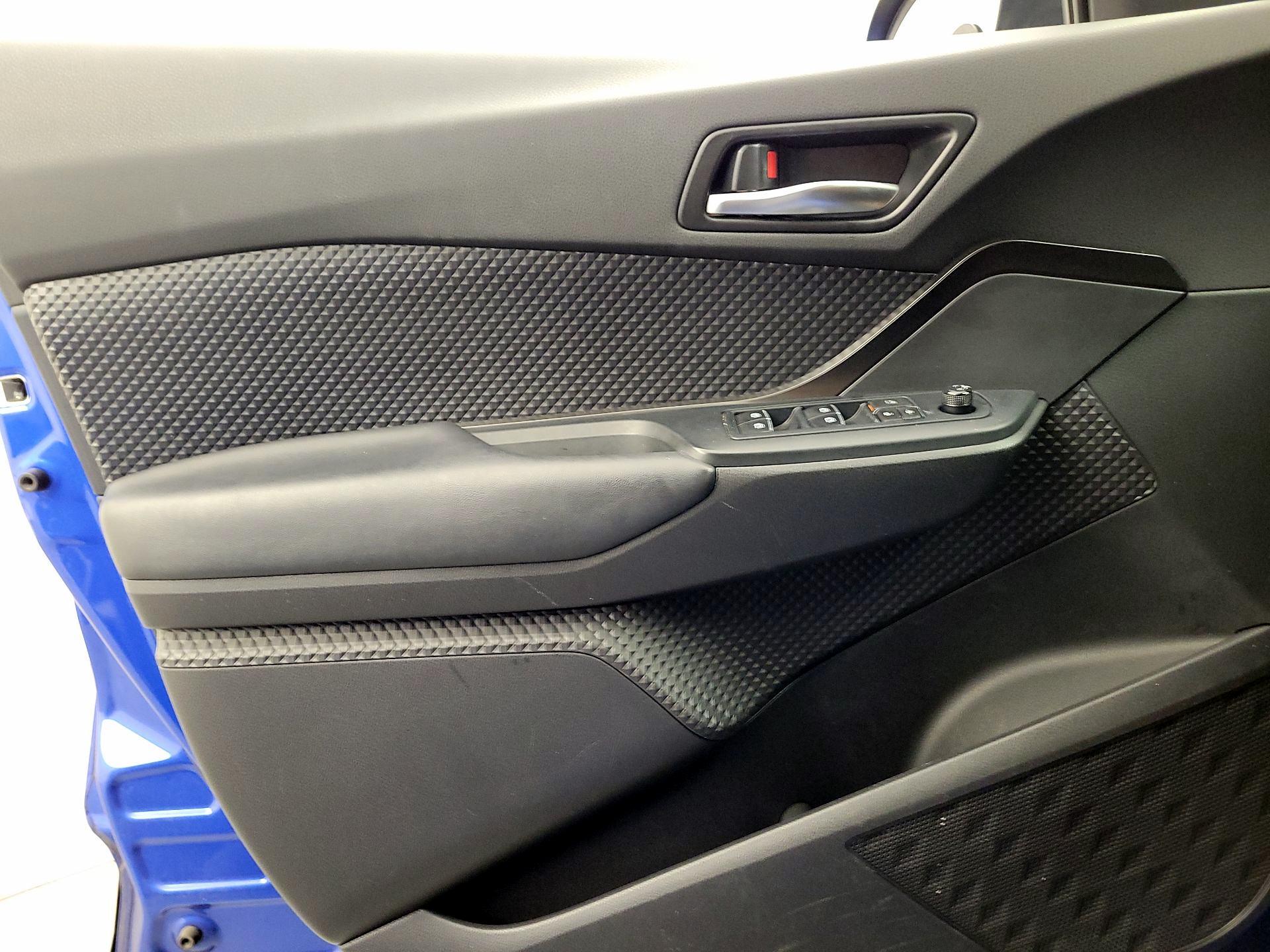 Thumbnail: 2018 Toyota C-HR - 12