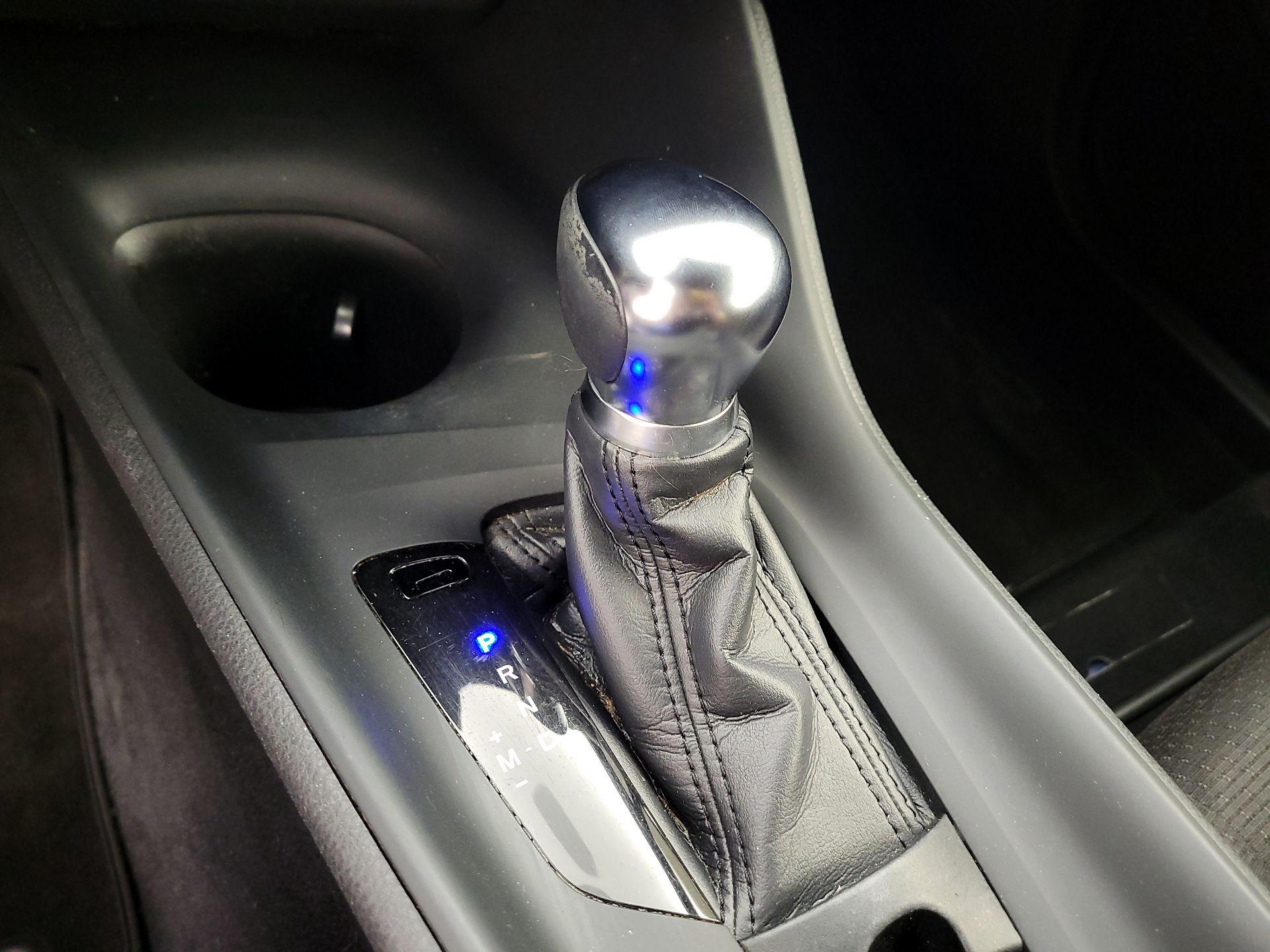 Thumbnail: 2018 Toyota C-HR - 17