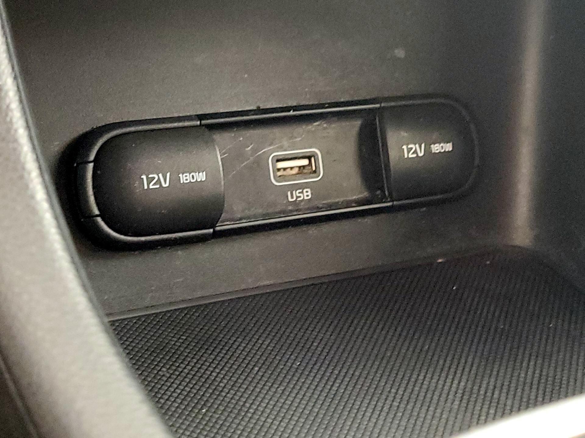 Thumbnail: 2021 Kia Sportage - 18