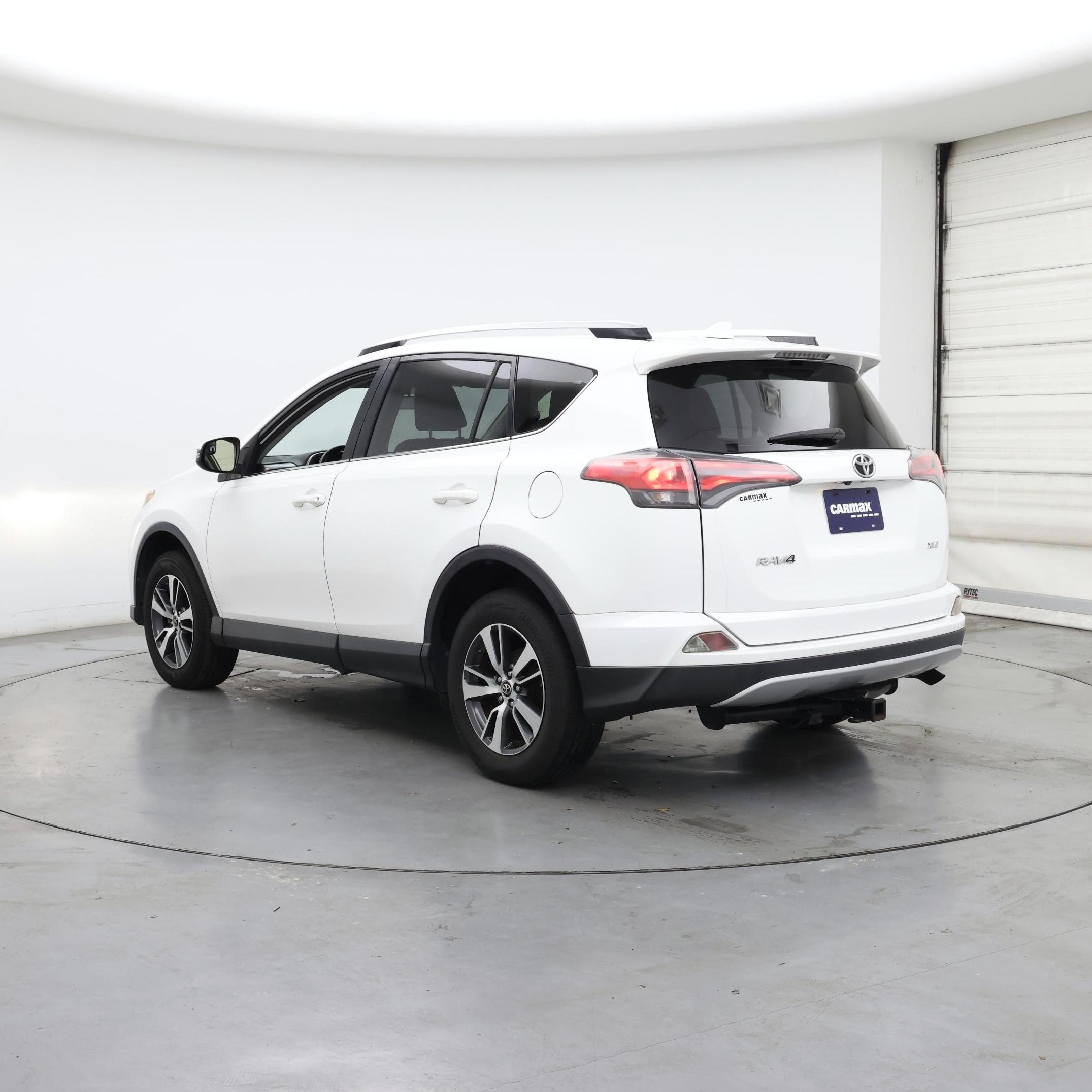 Thumbnail: 2016 Toyota RAV4 - 2