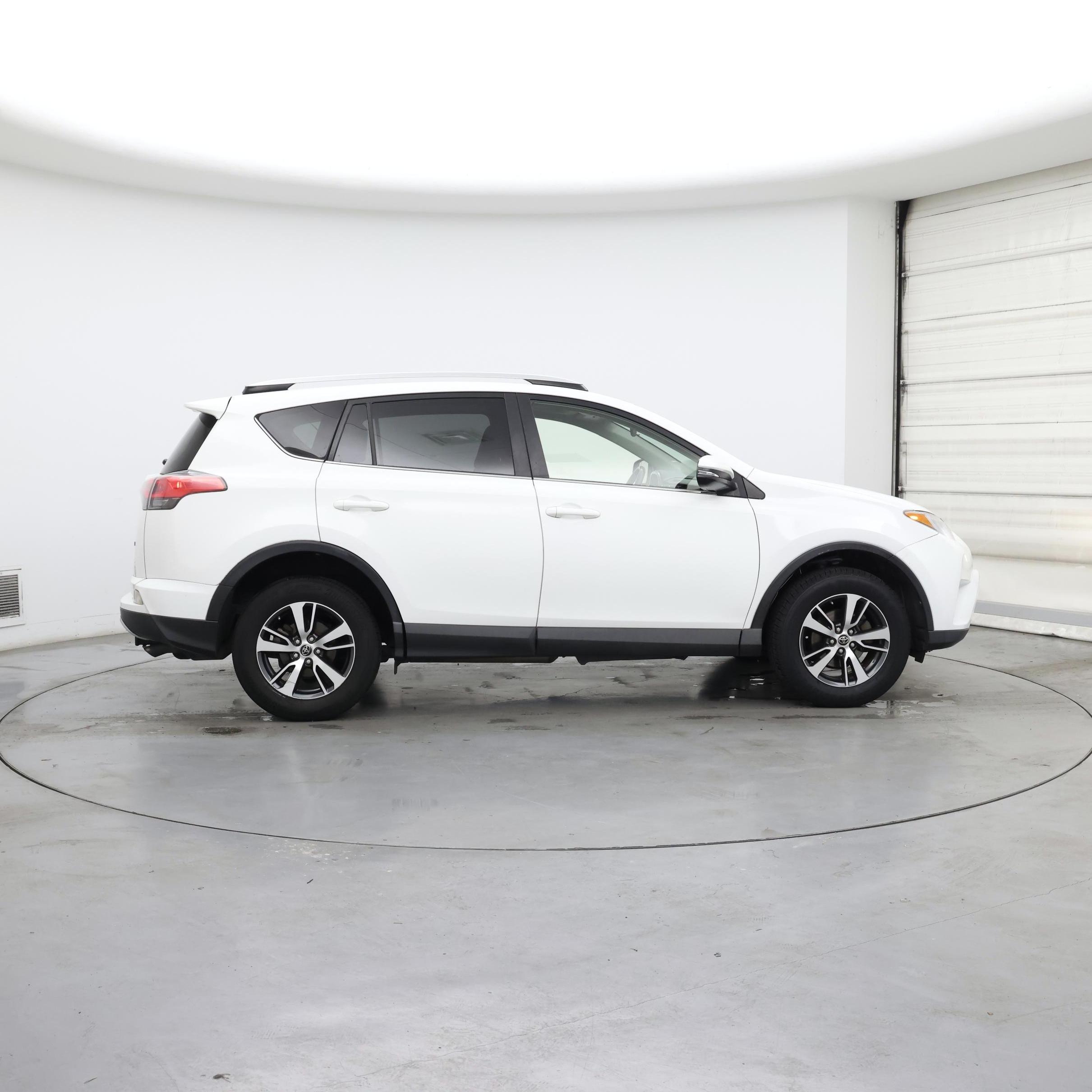 Thumbnail: 2016 Toyota RAV4 - 7