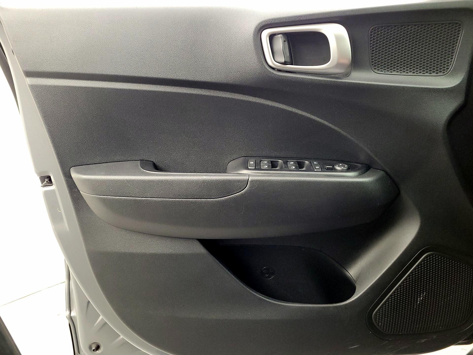 Thumbnail: 2022 Hyundai Venue - 12