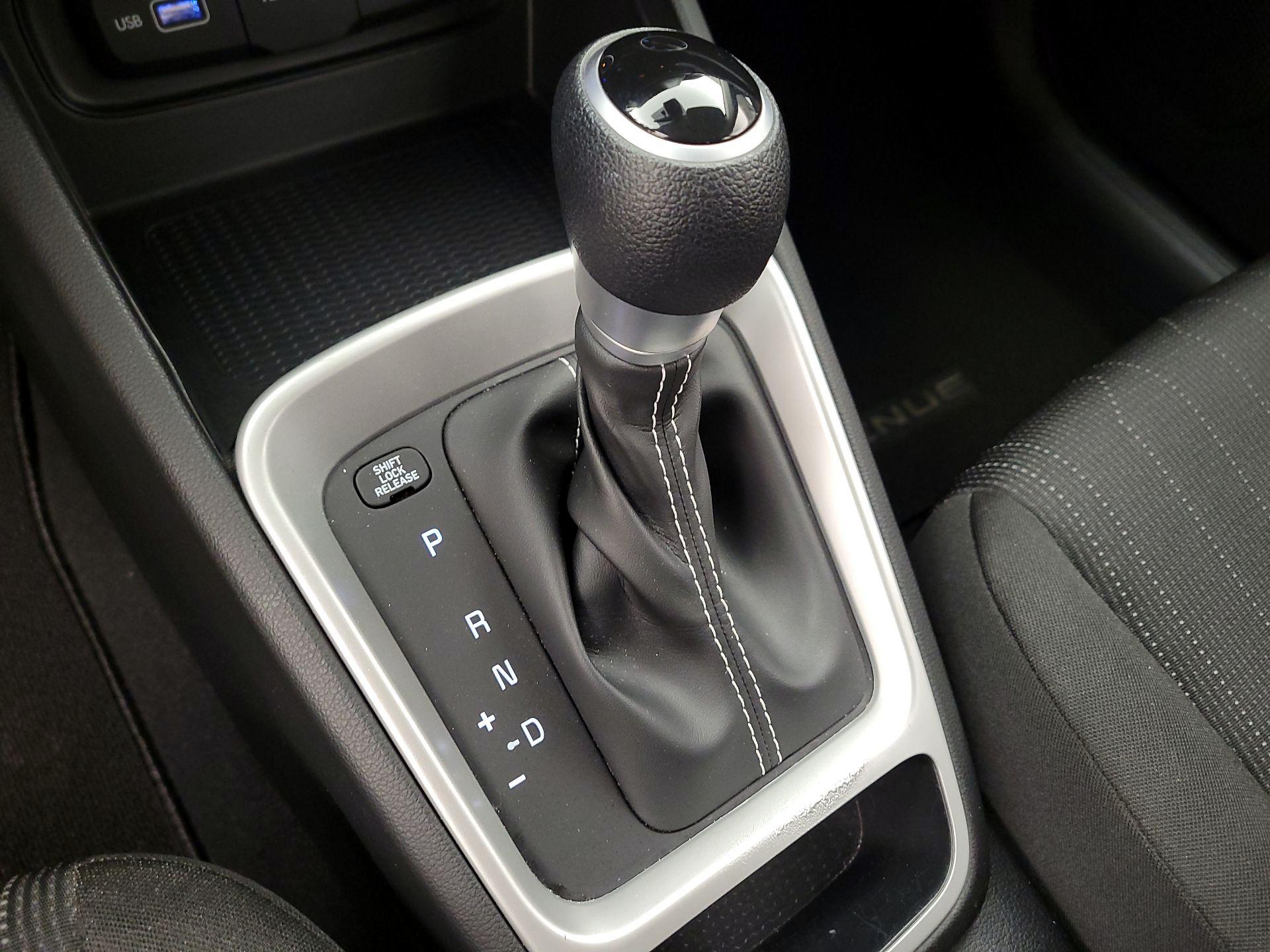 Thumbnail: 2022 Hyundai Venue - 17