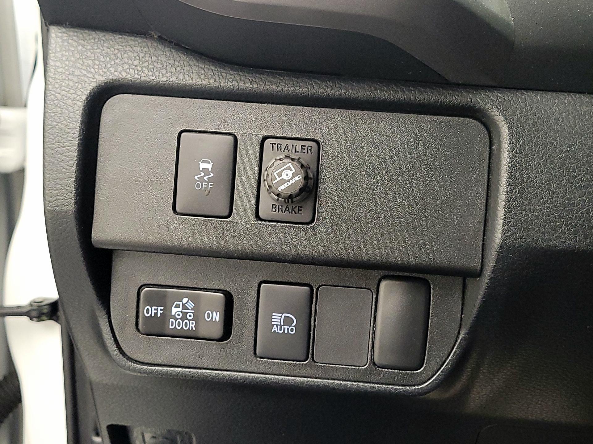 Thumbnail: 2021 Toyota Tacoma - 13