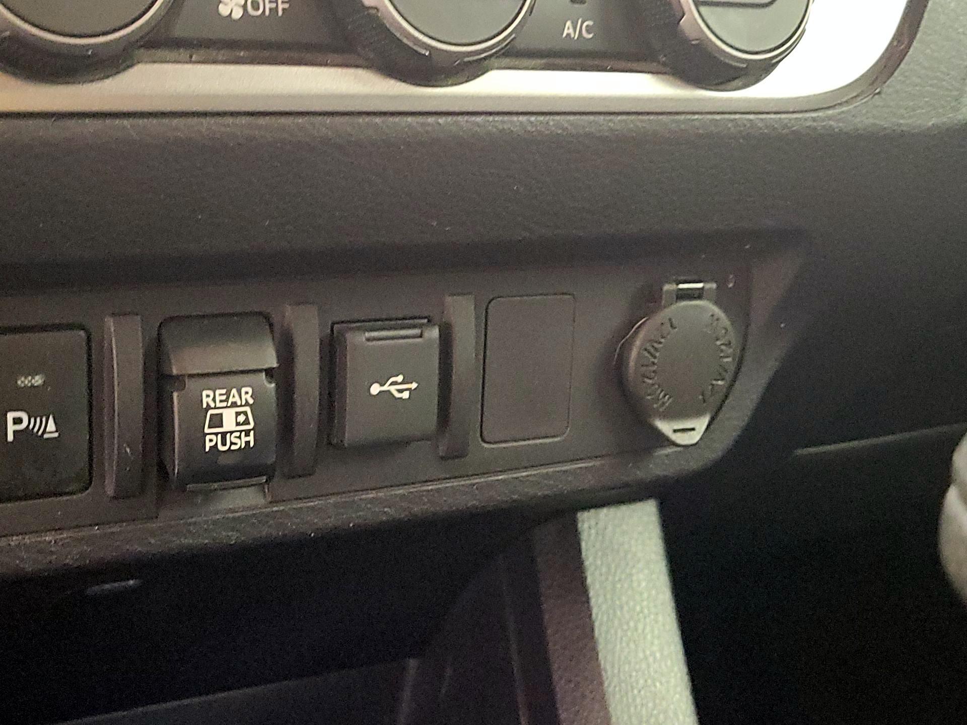 Thumbnail: 2021 Toyota Tacoma - 18