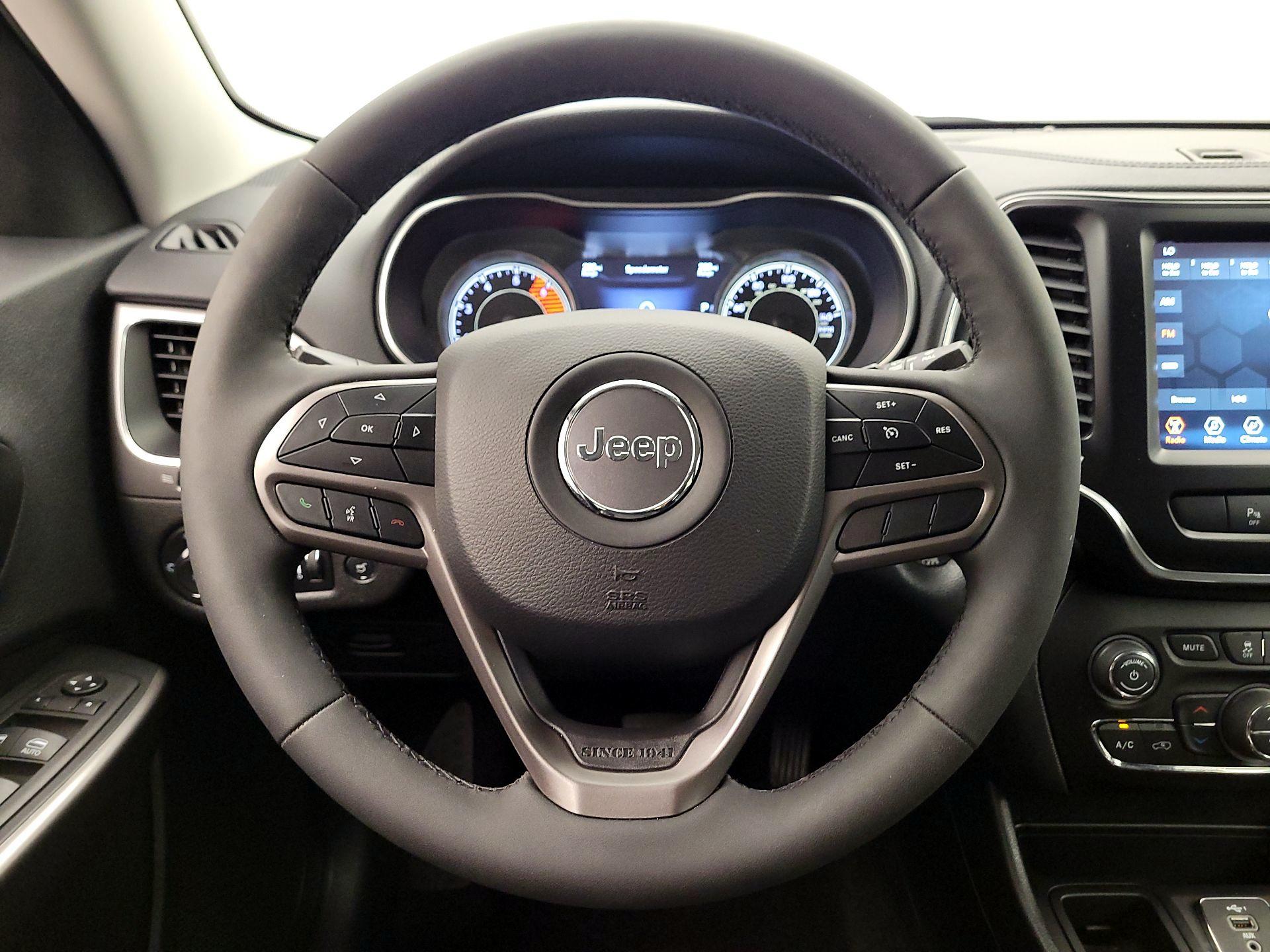 Thumbnail: 2022 Jeep Cherokee - 10