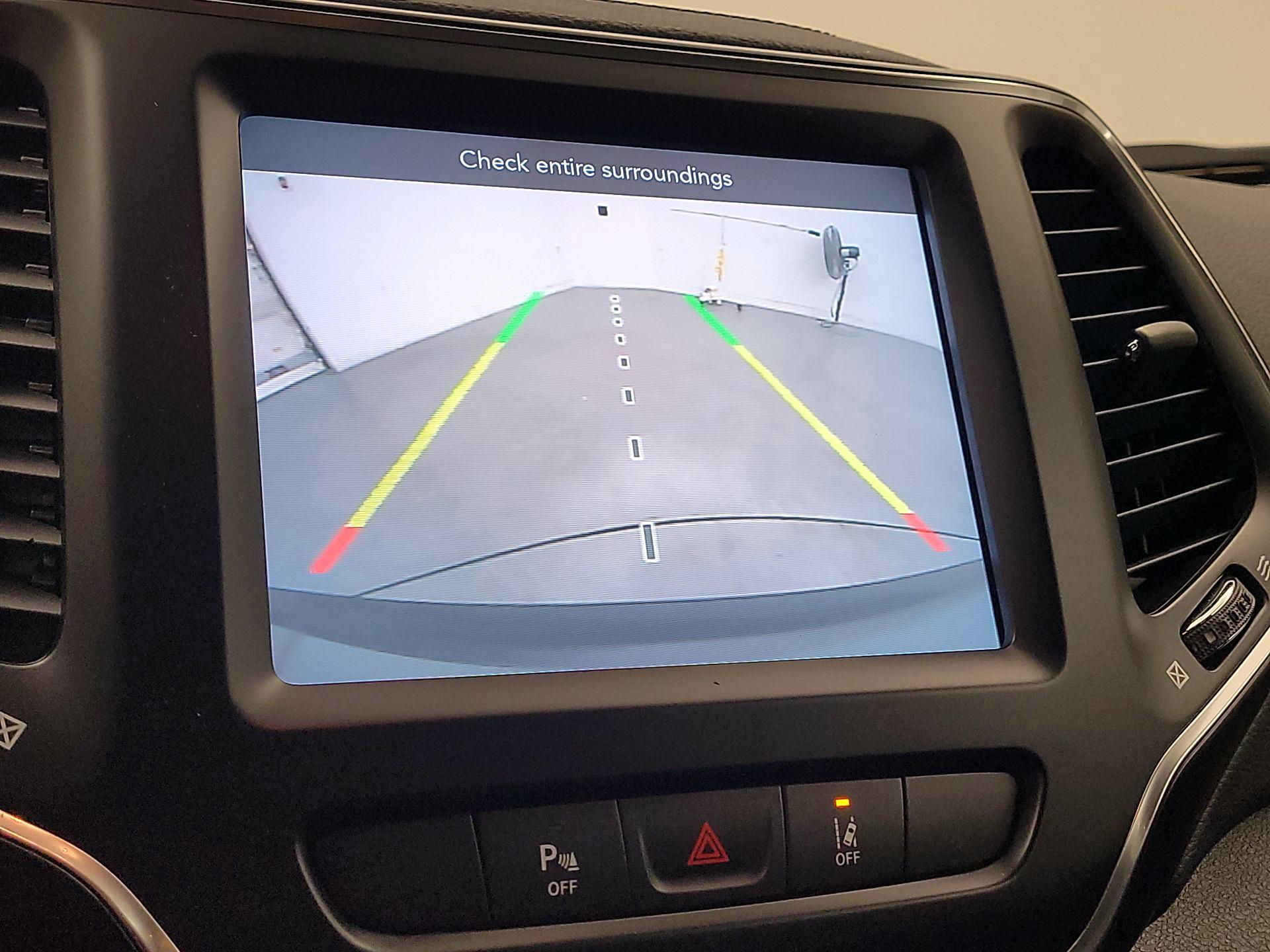 Thumbnail: 2022 Jeep Cherokee - 14