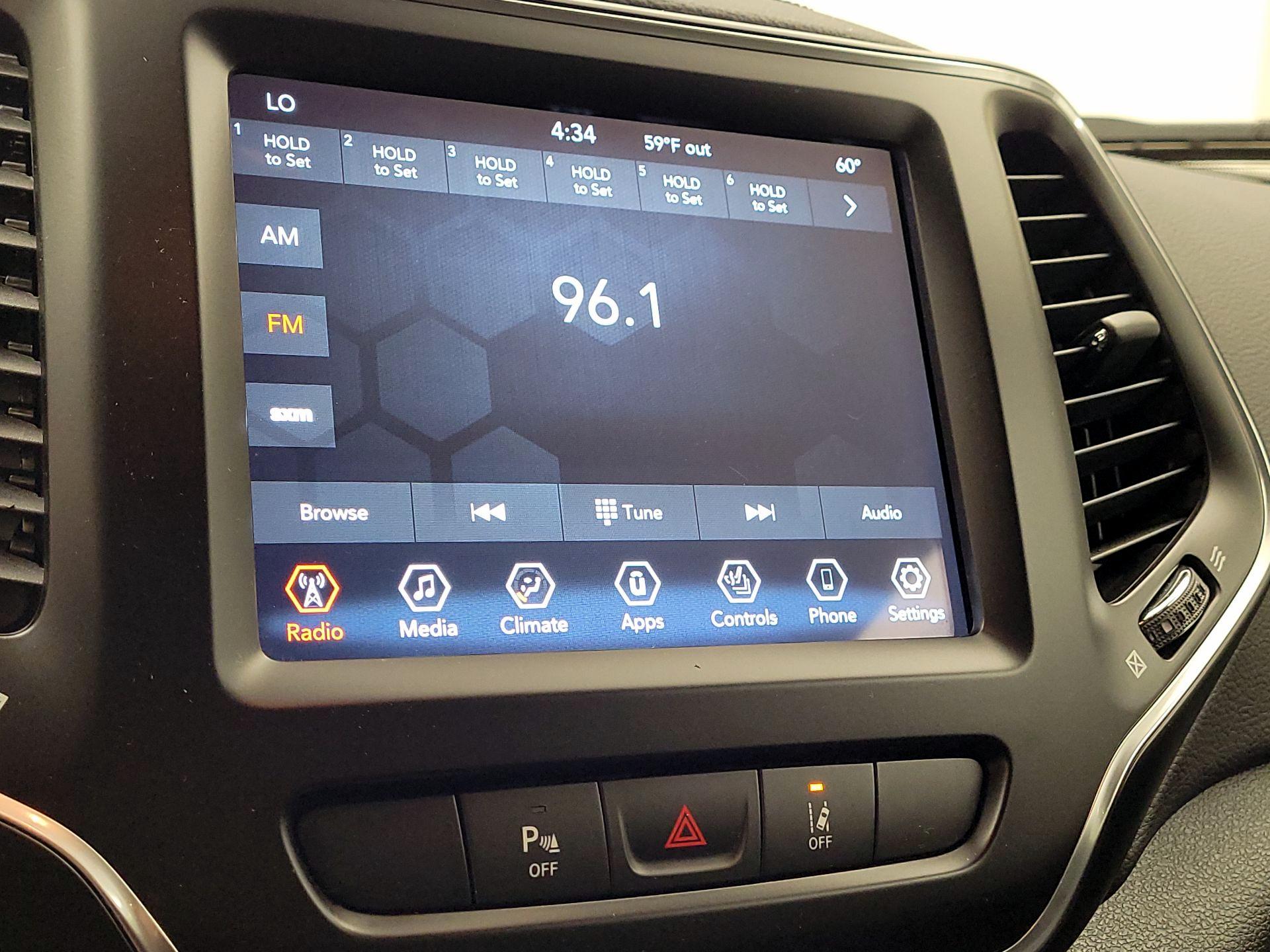 Thumbnail: 2022 Jeep Cherokee - 15